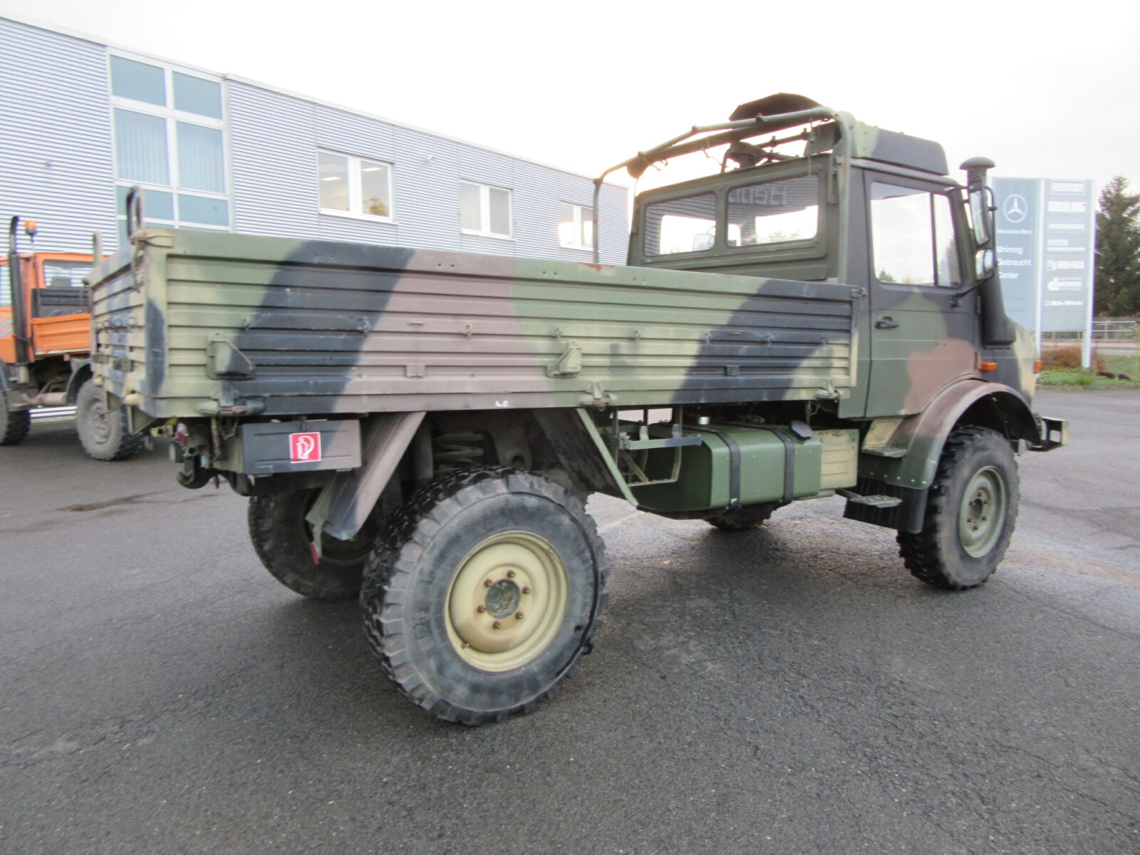 Mercedes Benz Unimog U 1300 L in Wiedemar | HENNE