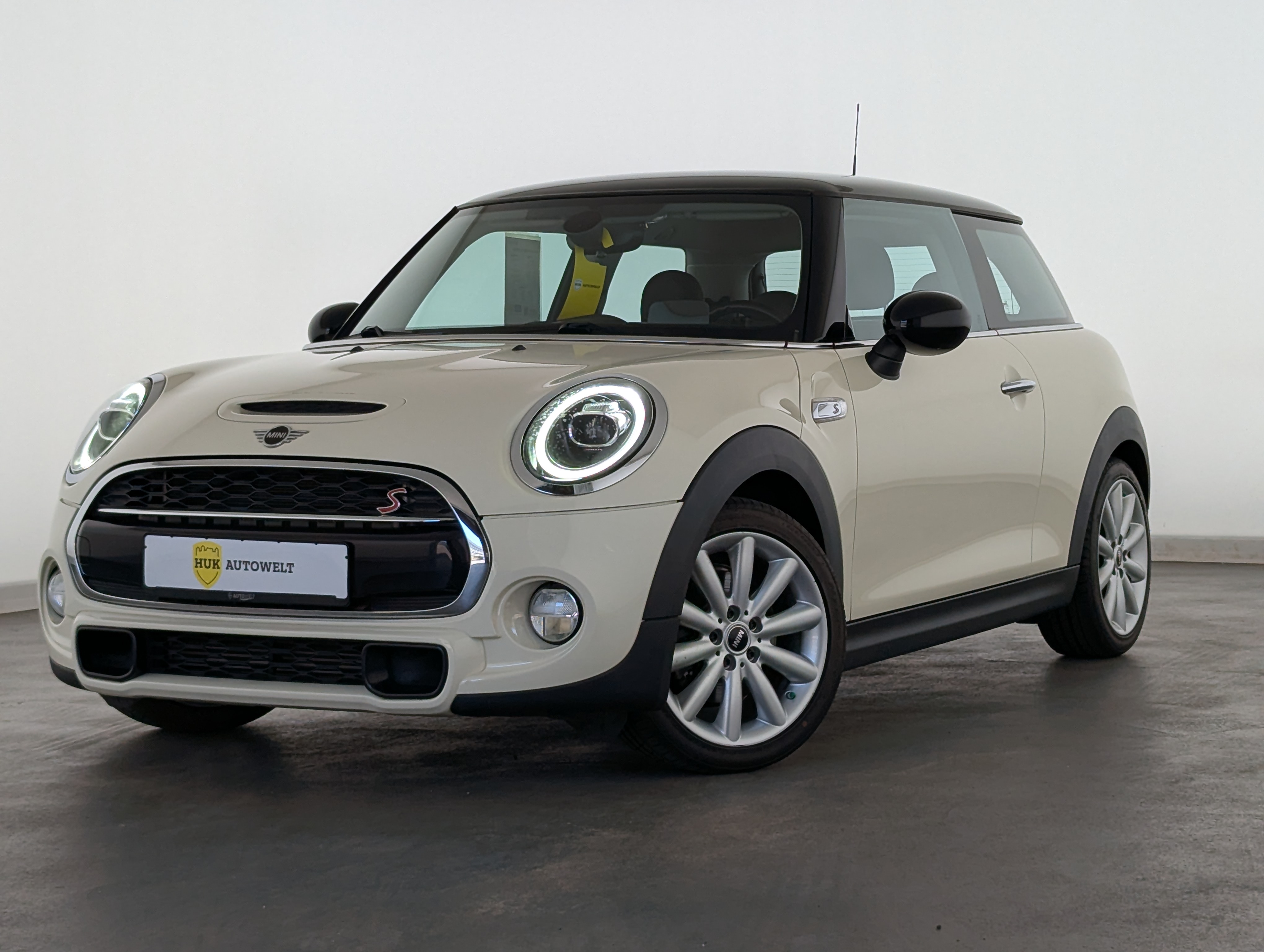 Vehicle image 0