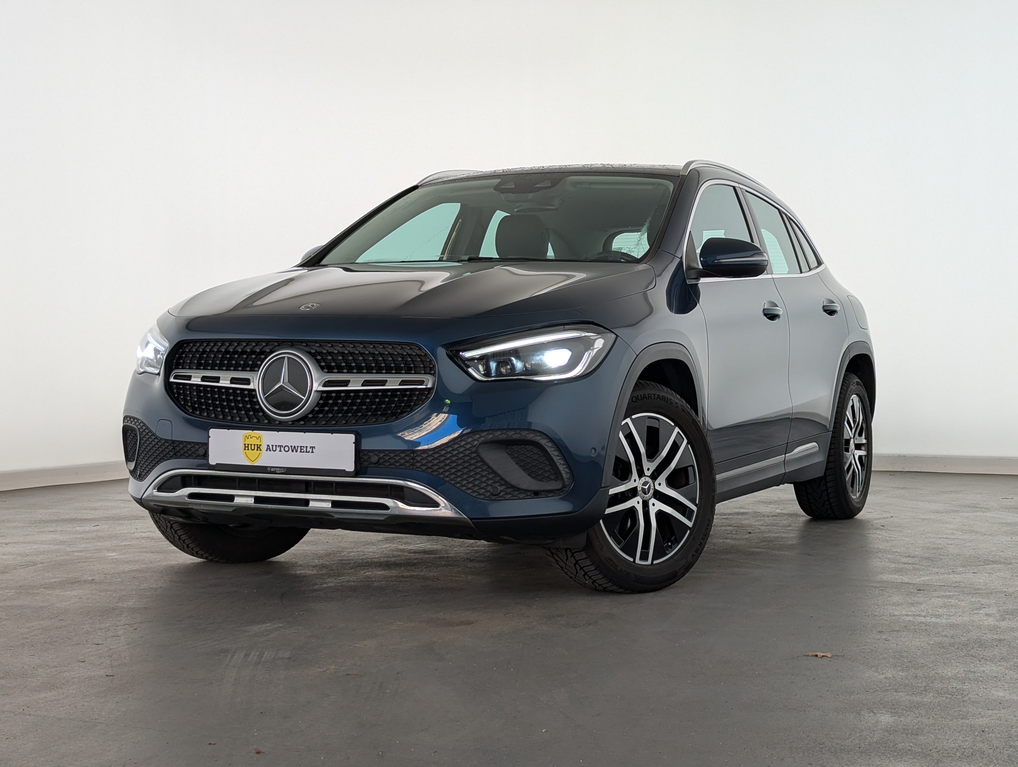 Vehicle image 0