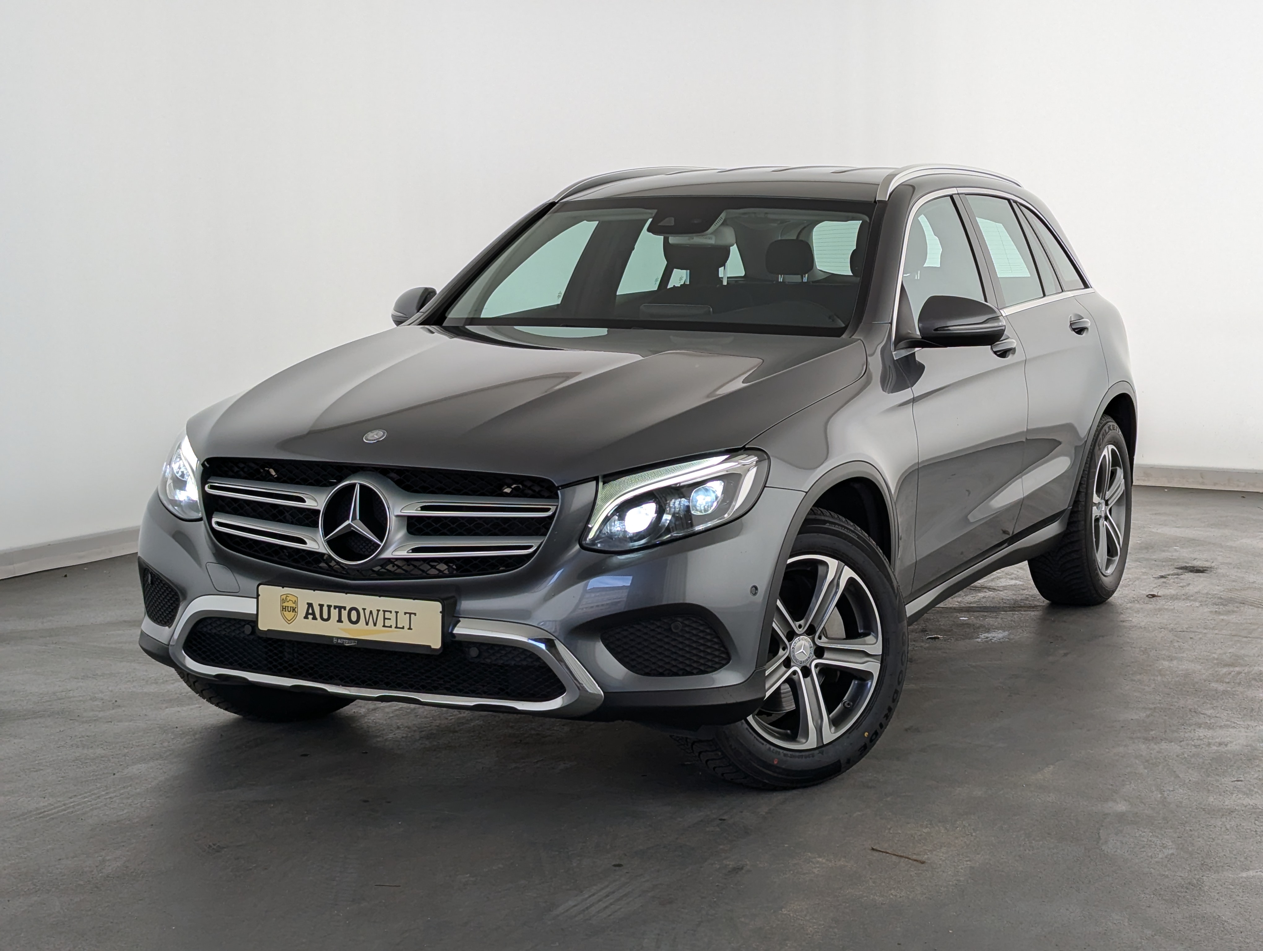 Vehicle image 0