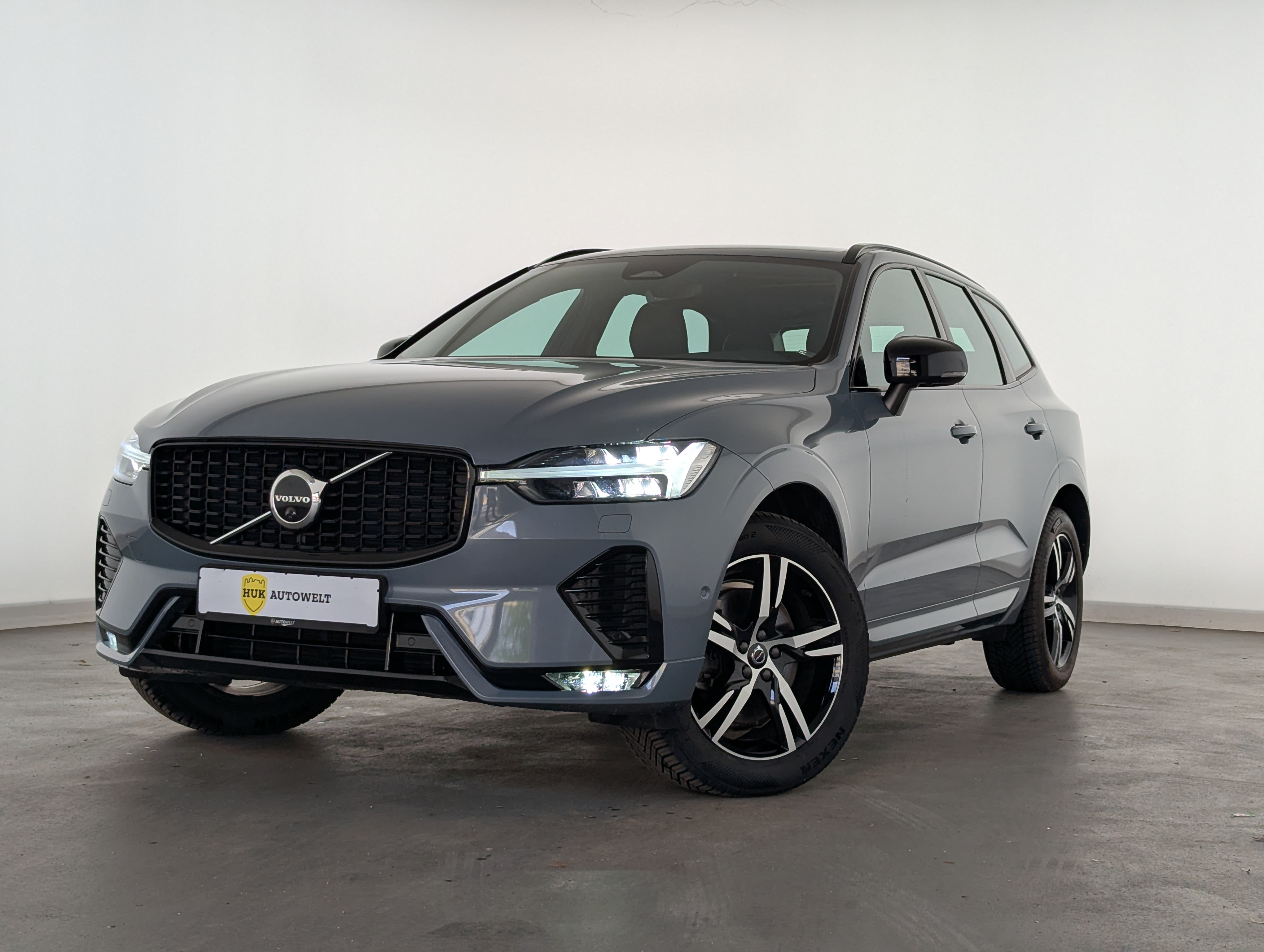 Vehicle image 0