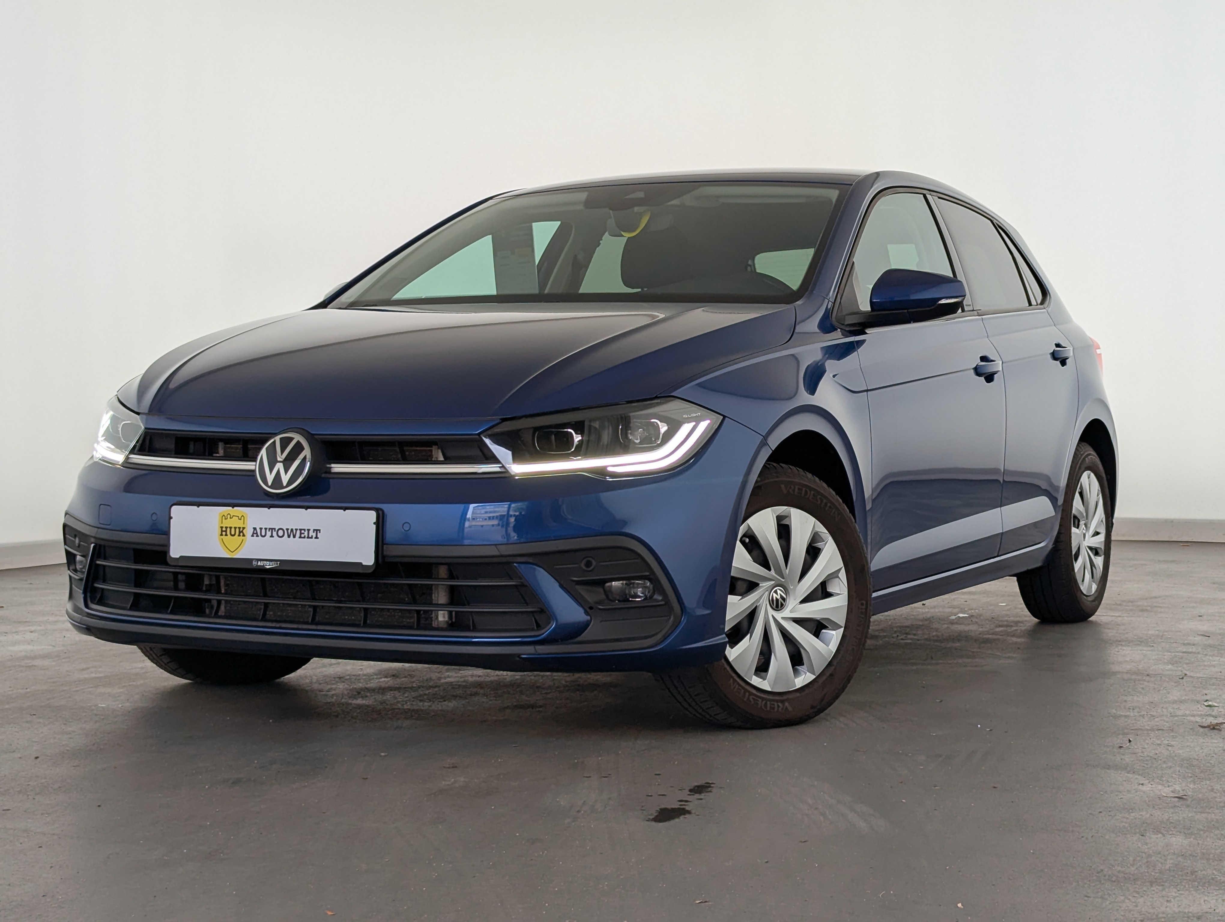 Vehicle image 0