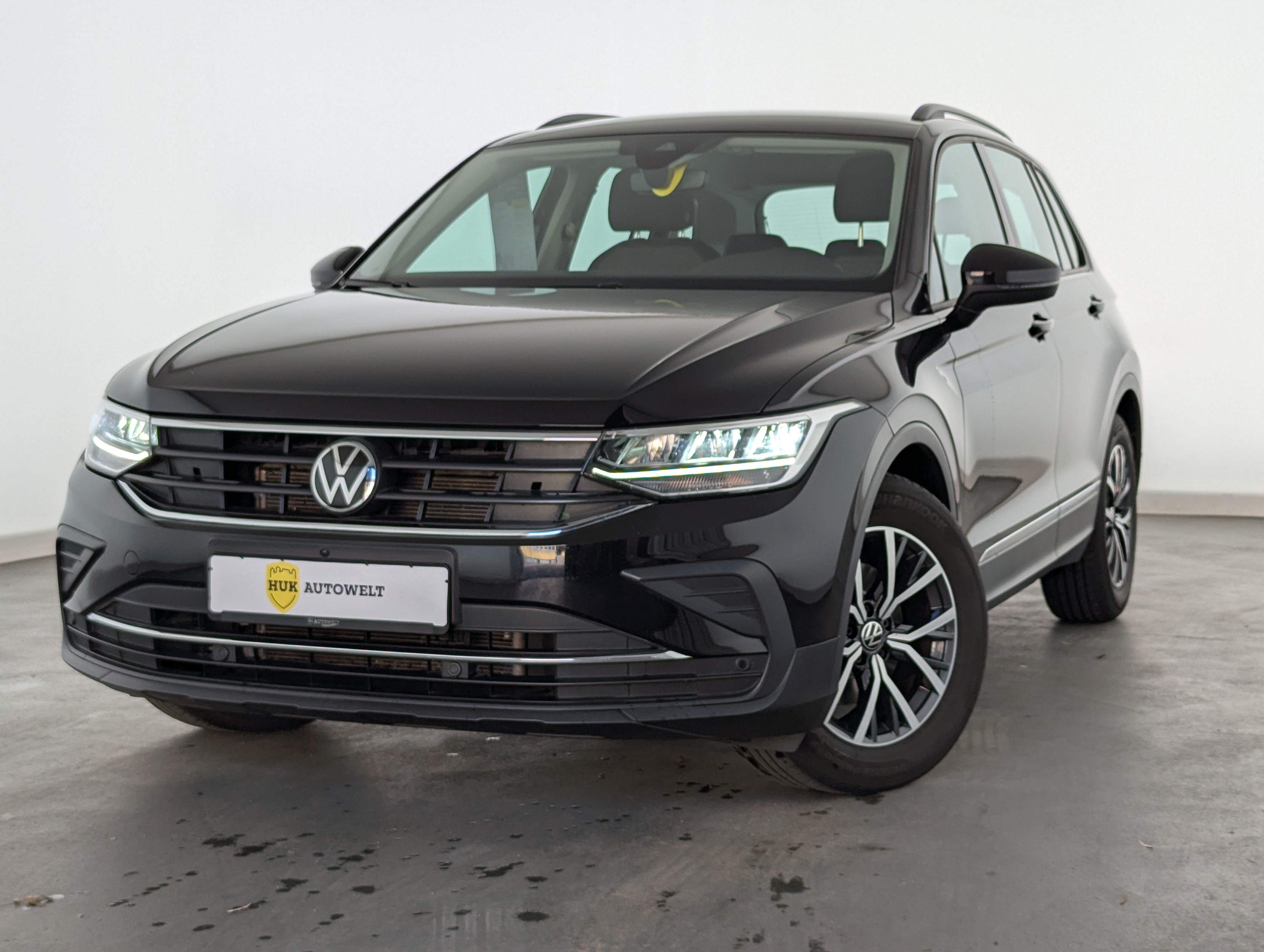 Vehicle image 0
