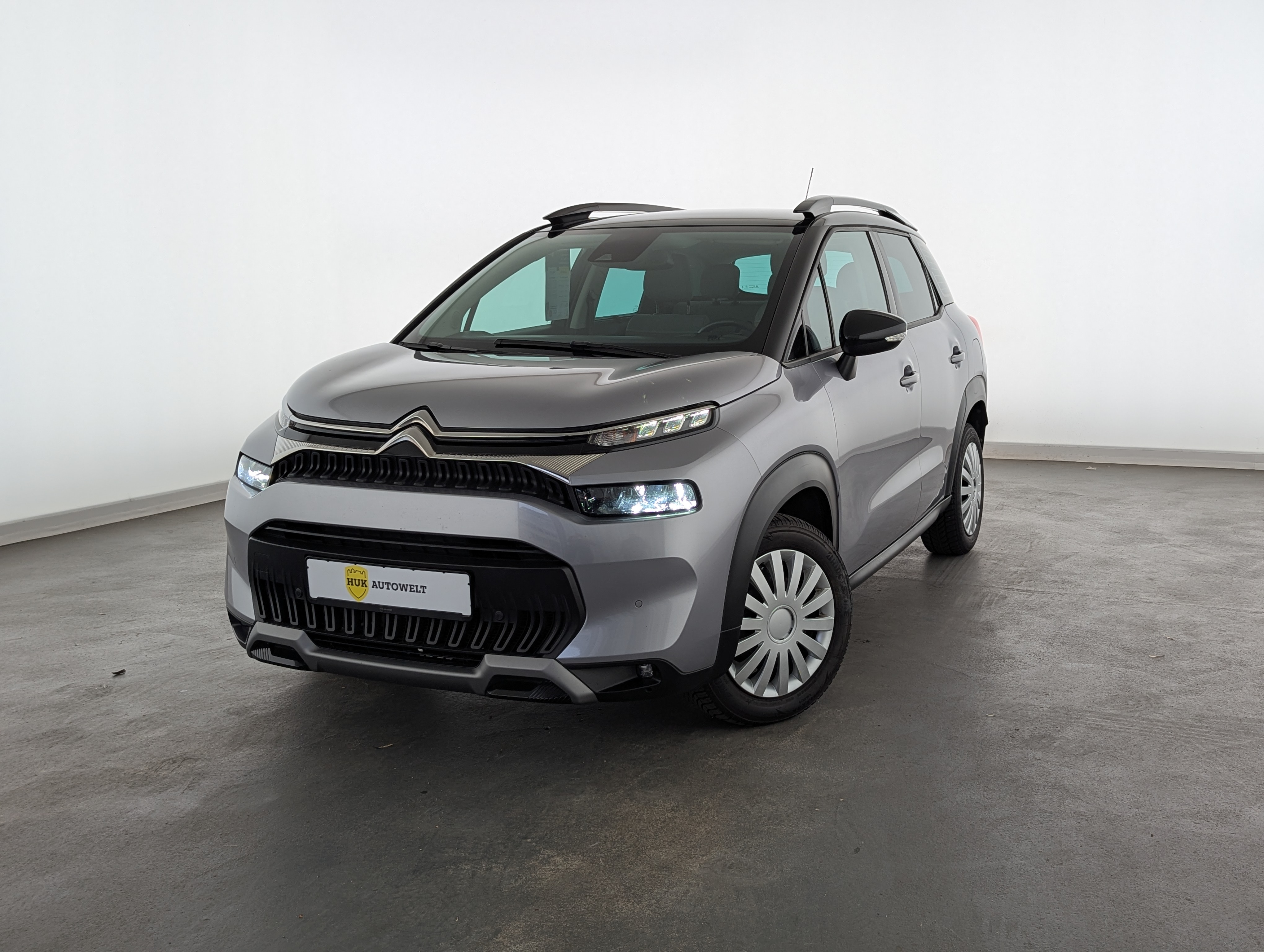 Vehicle image 0