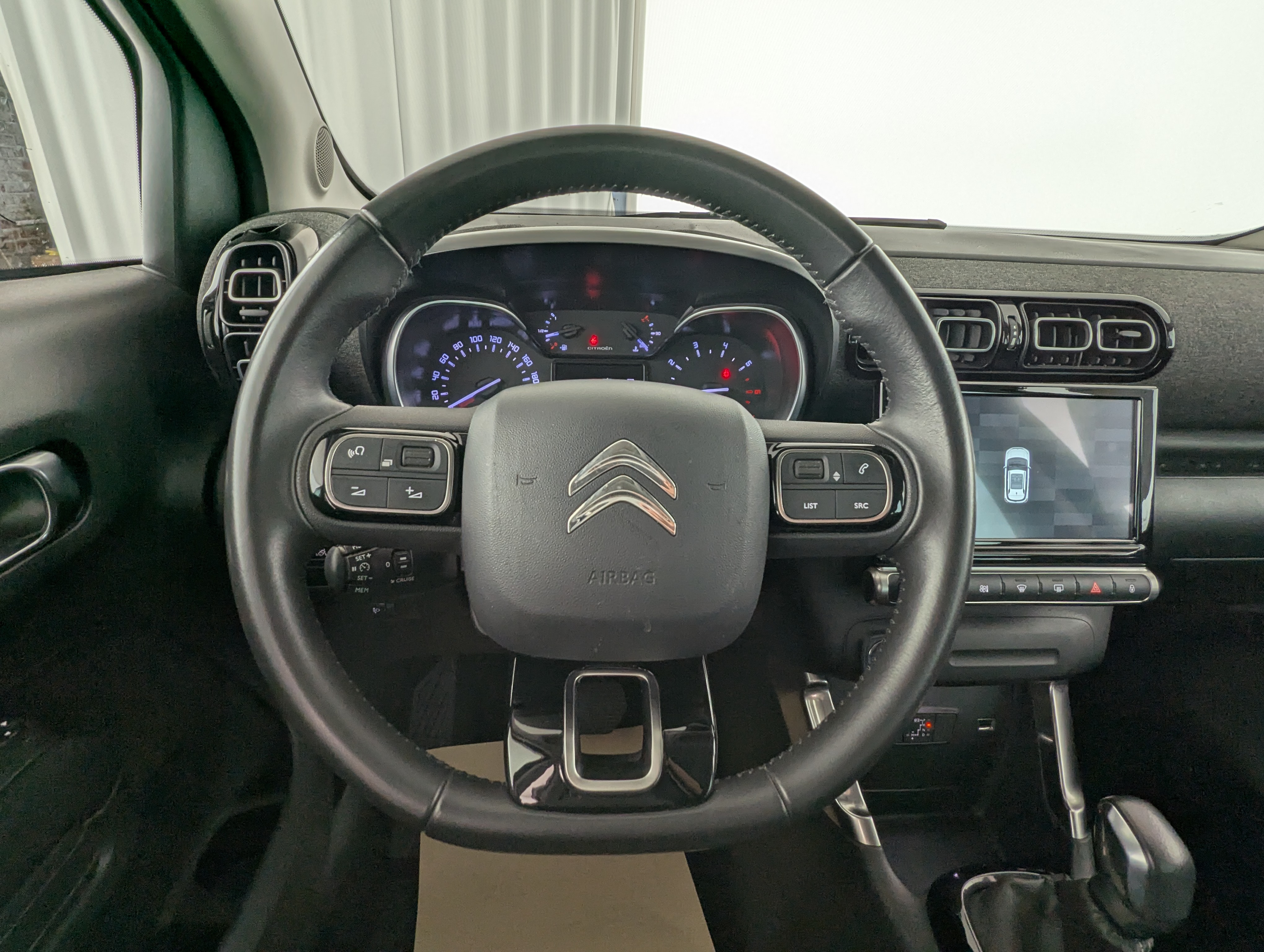 Vehicle image 14