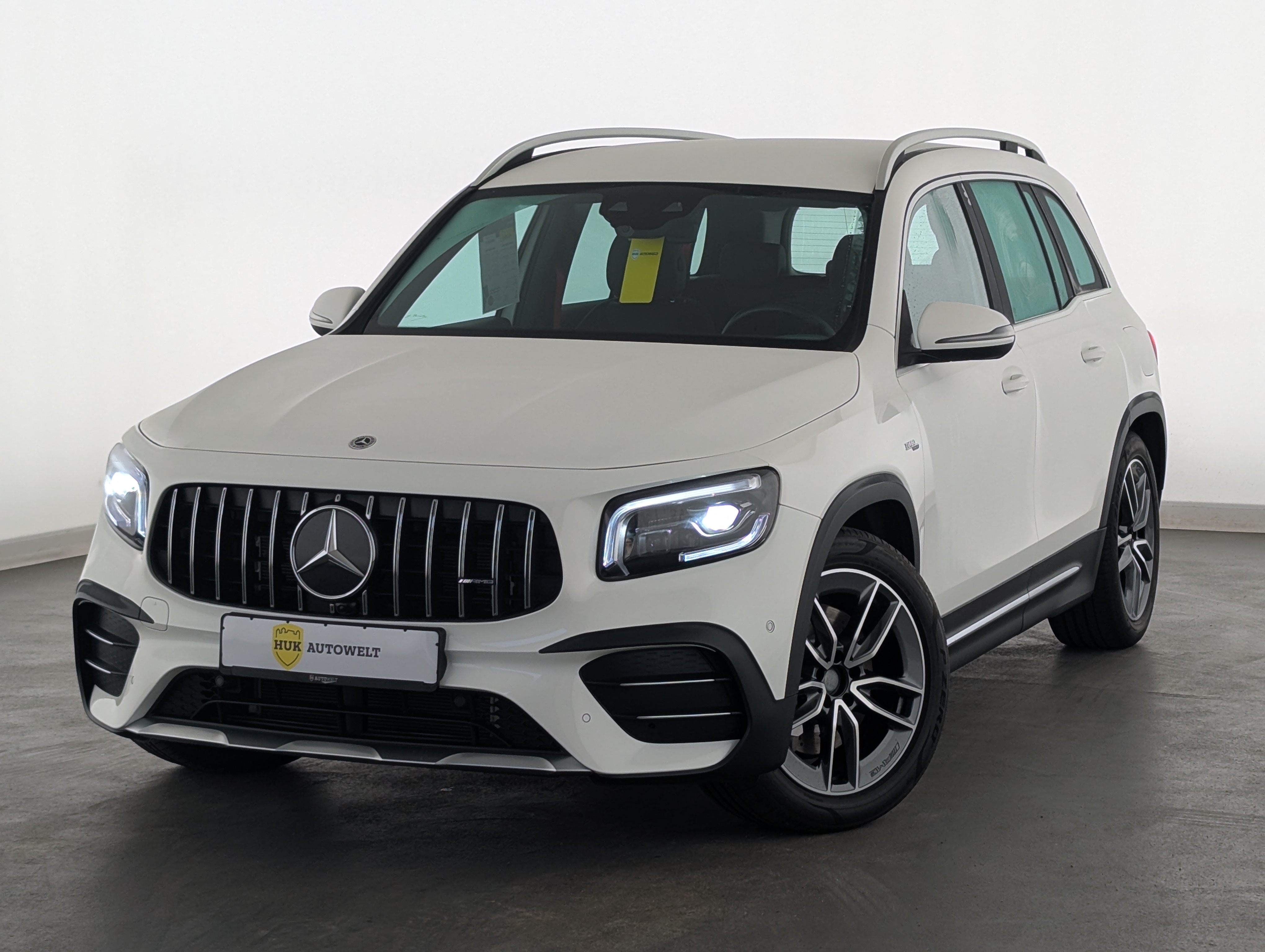 Vehicle image 0