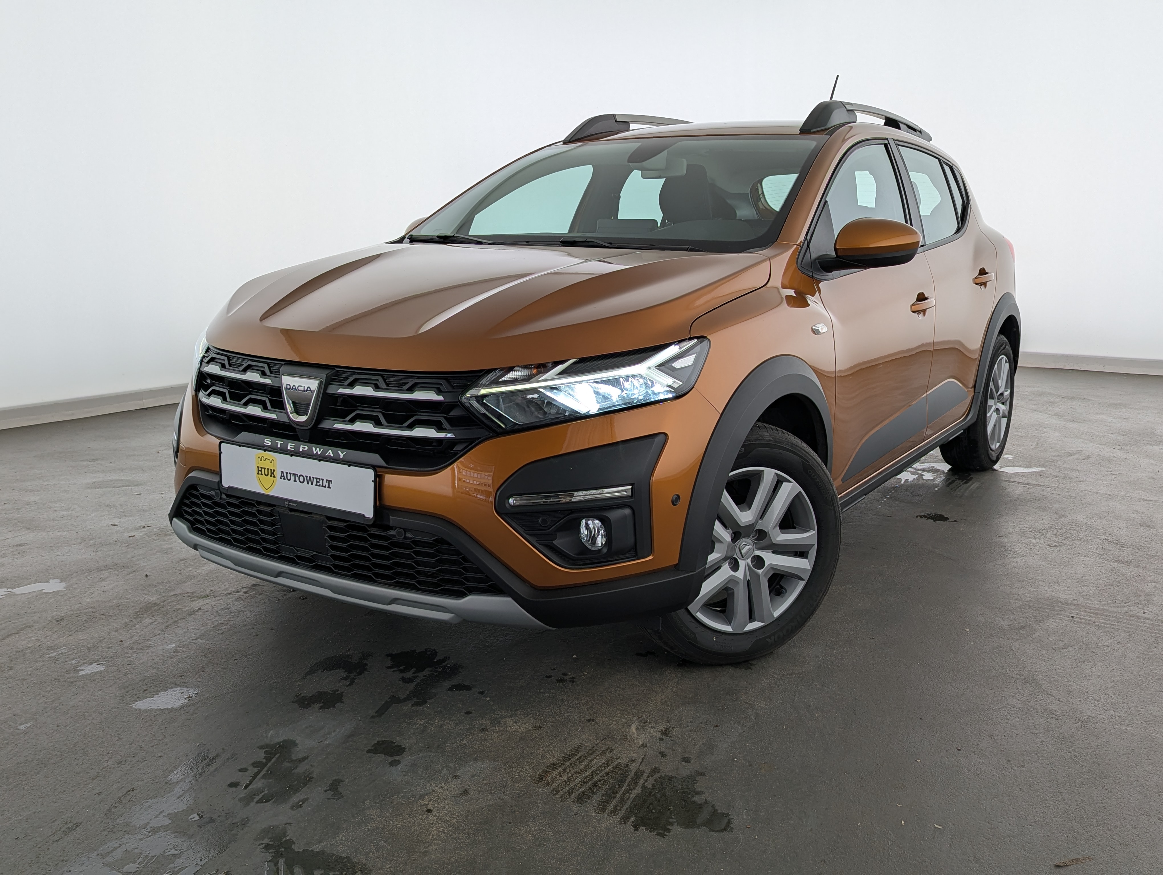 Vehicle image 0