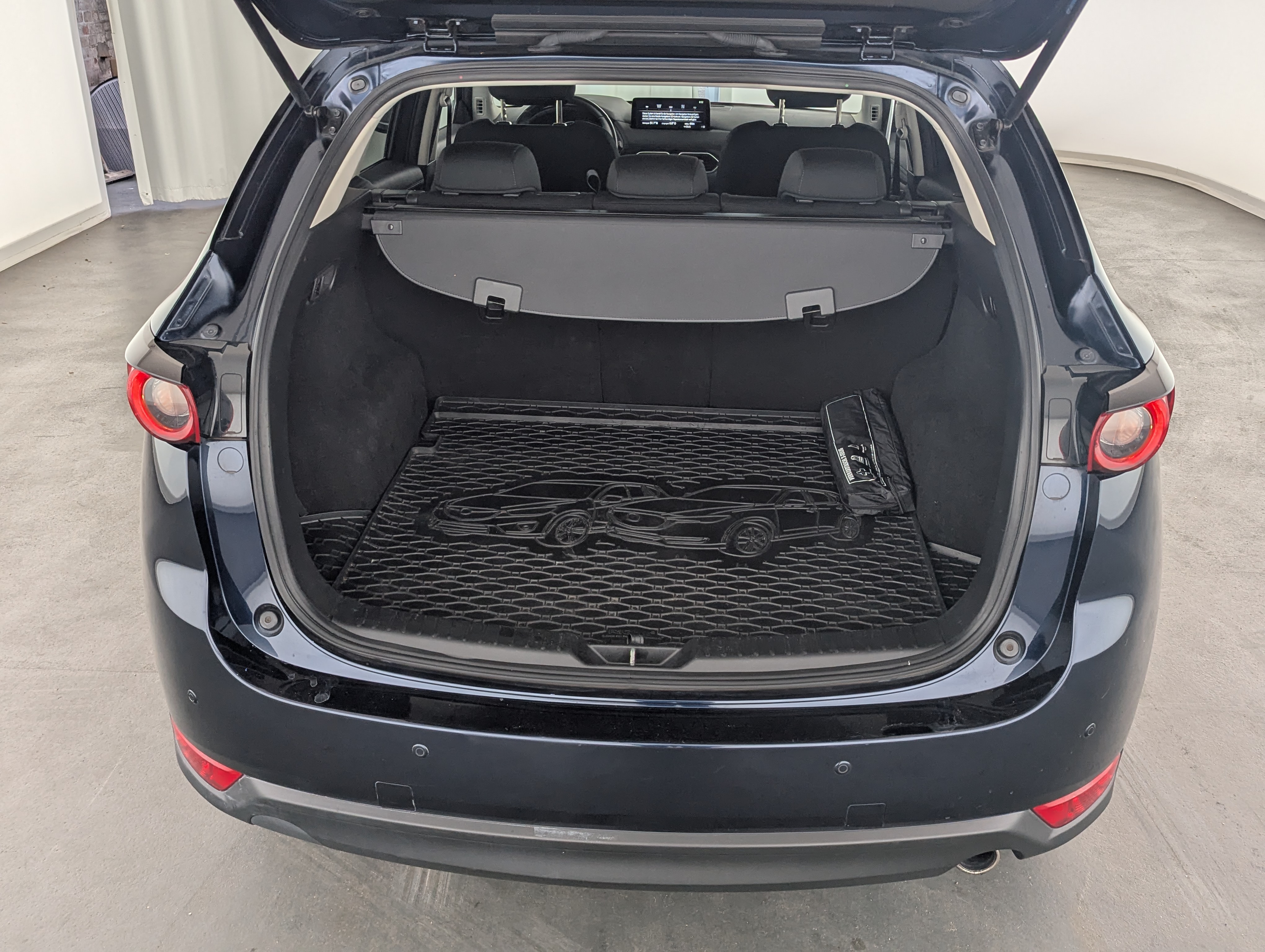 Vehicle image 8