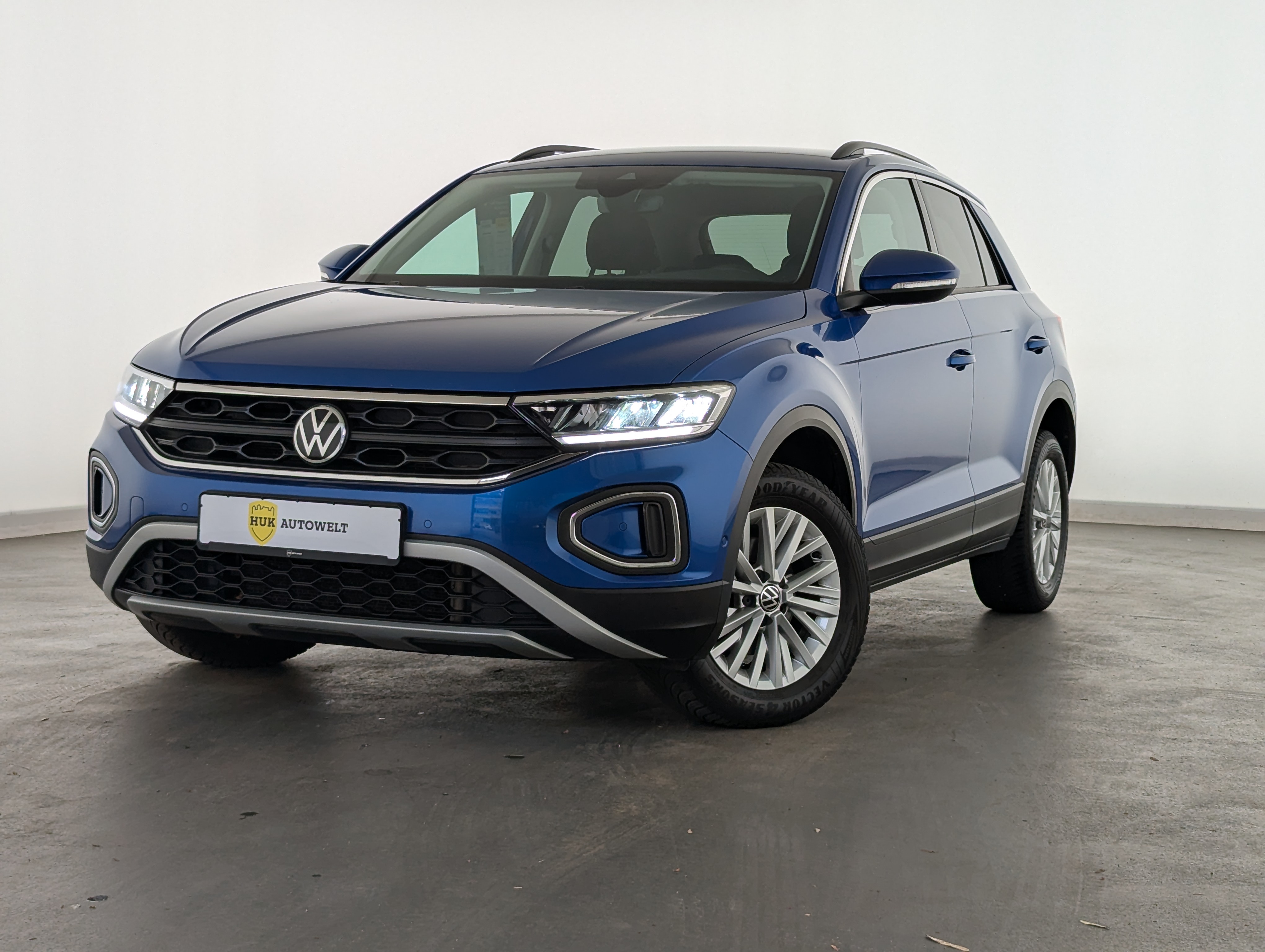 Vehicle image 0