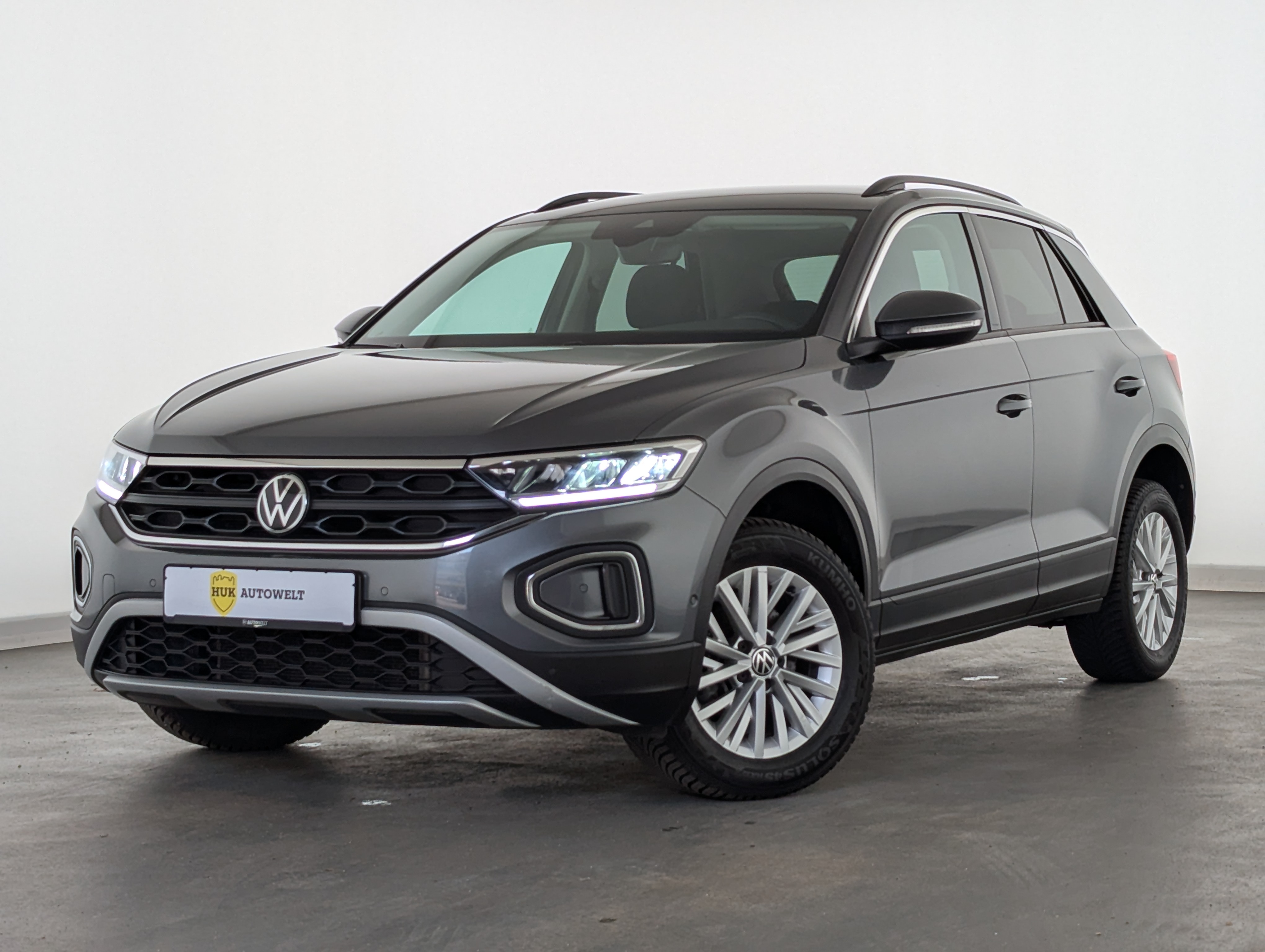 Vehicle image 0