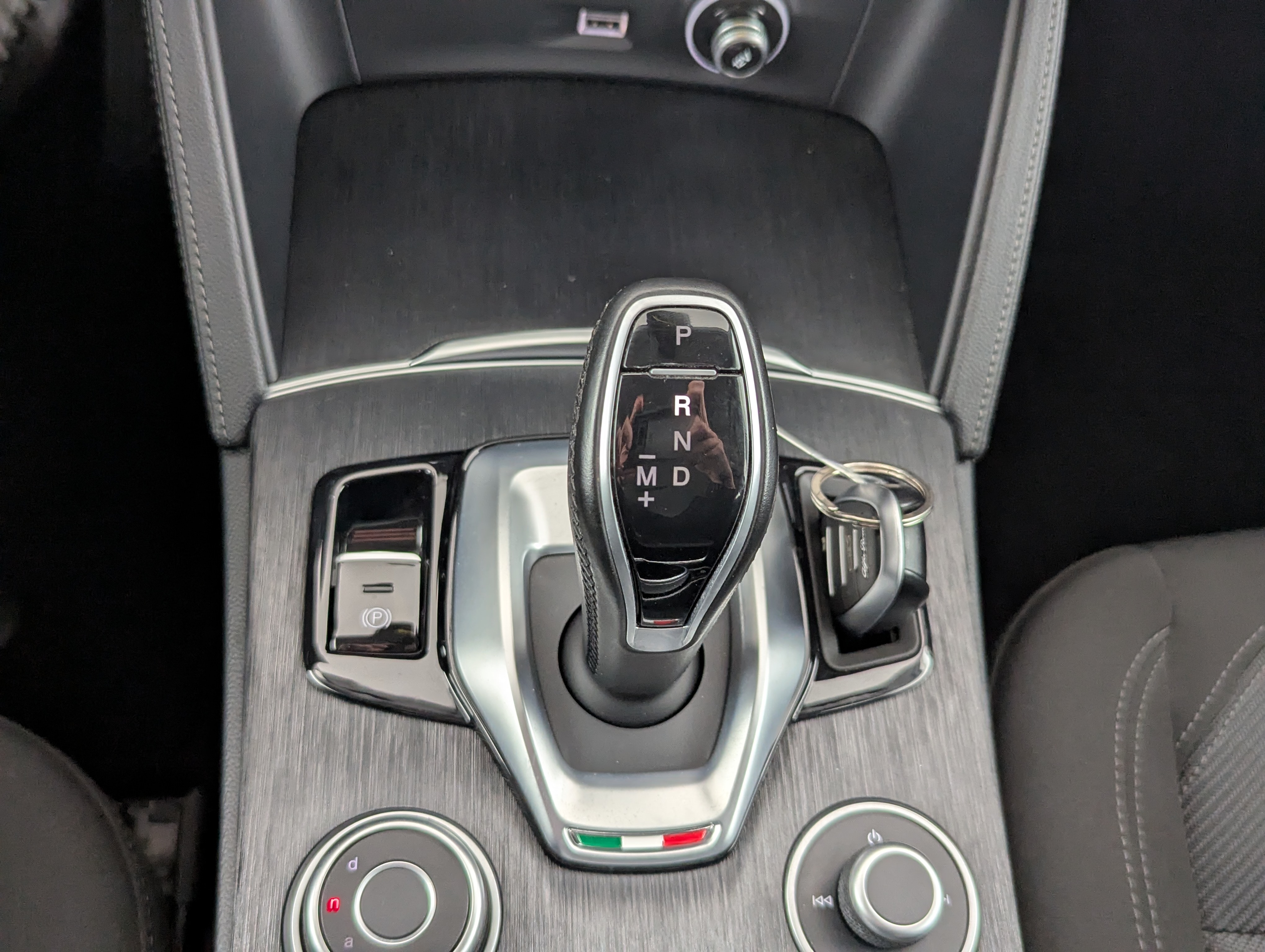 Vehicle image 19