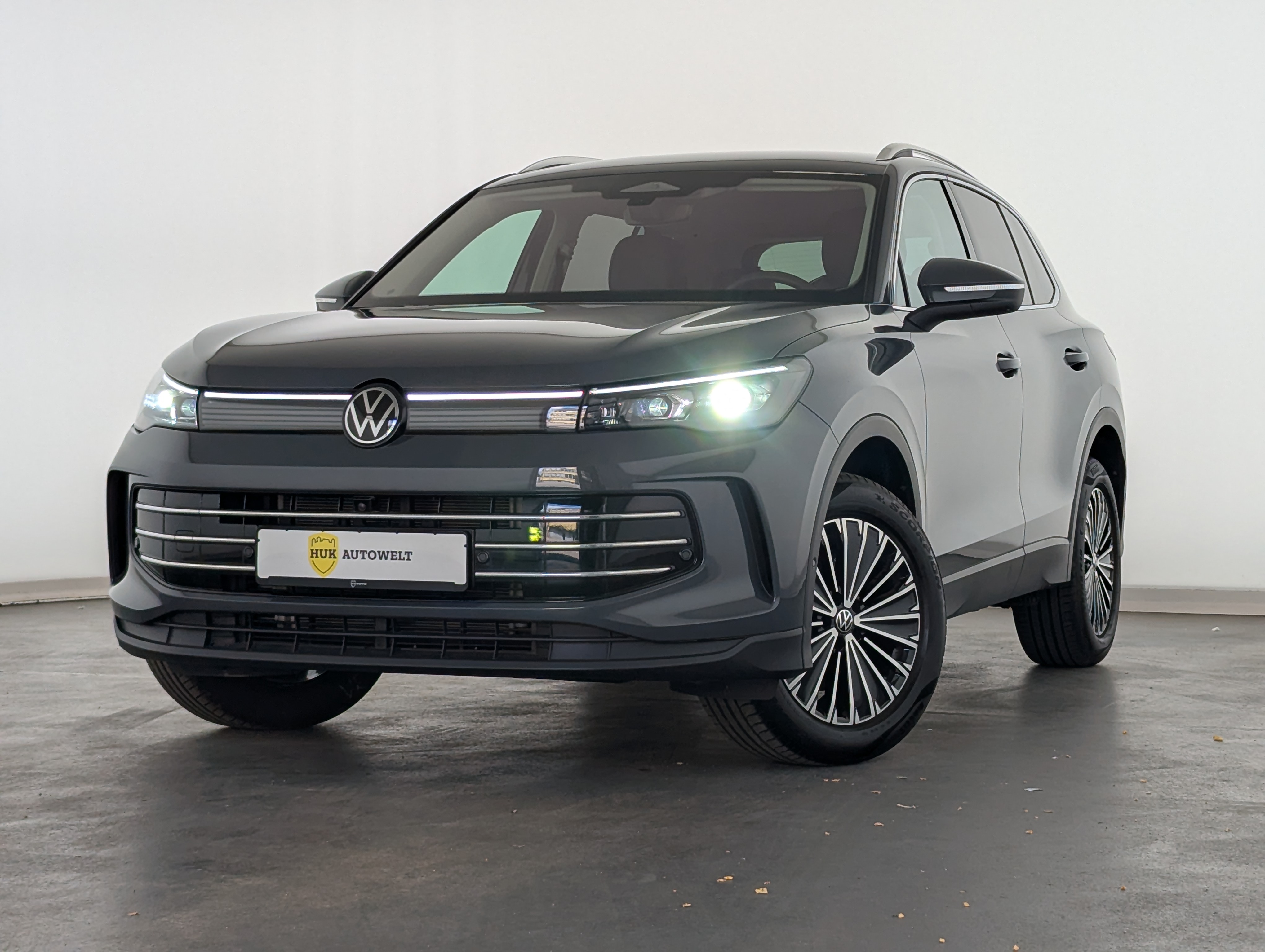 Vehicle image 0