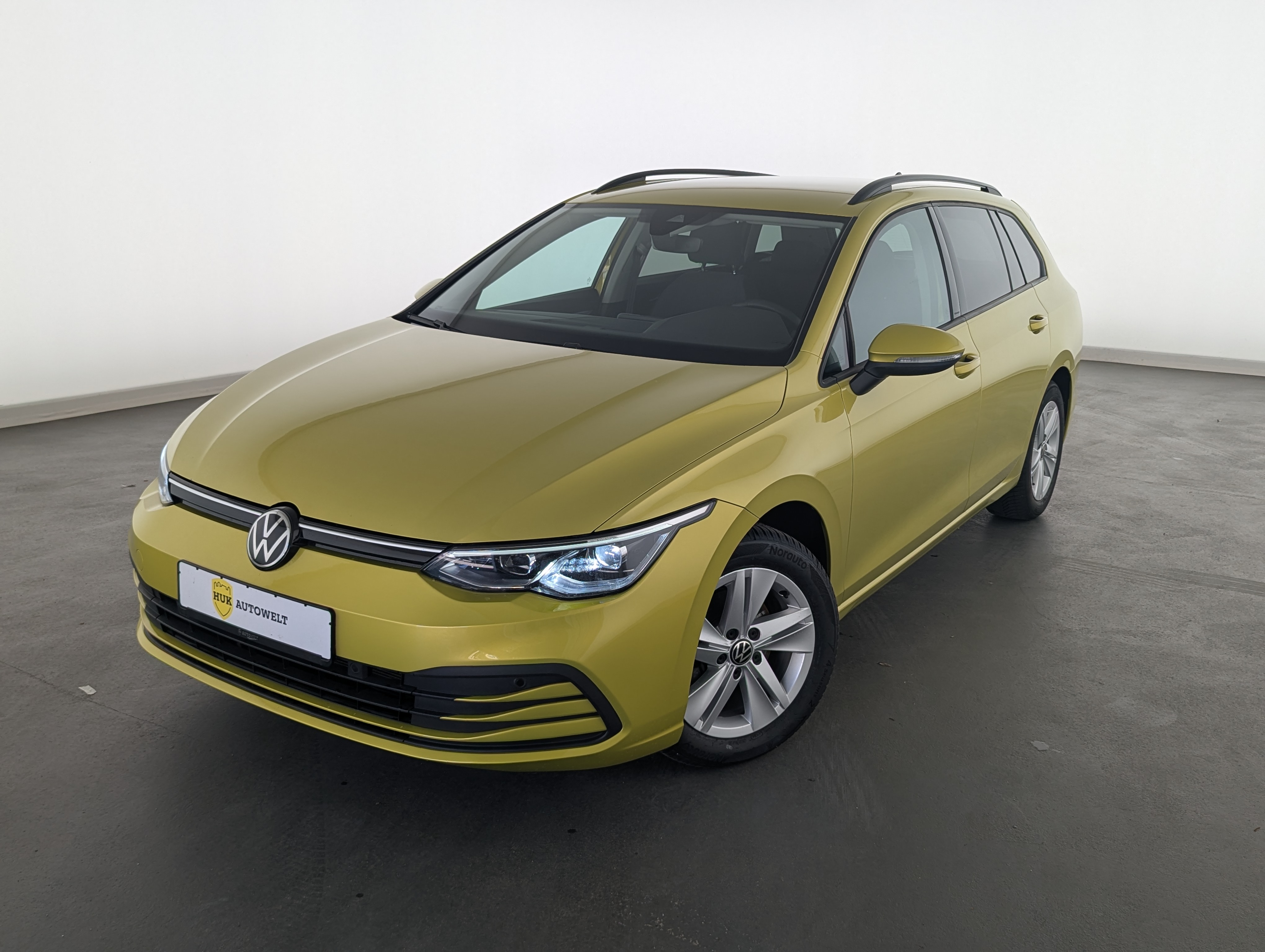 Vehicle image 0