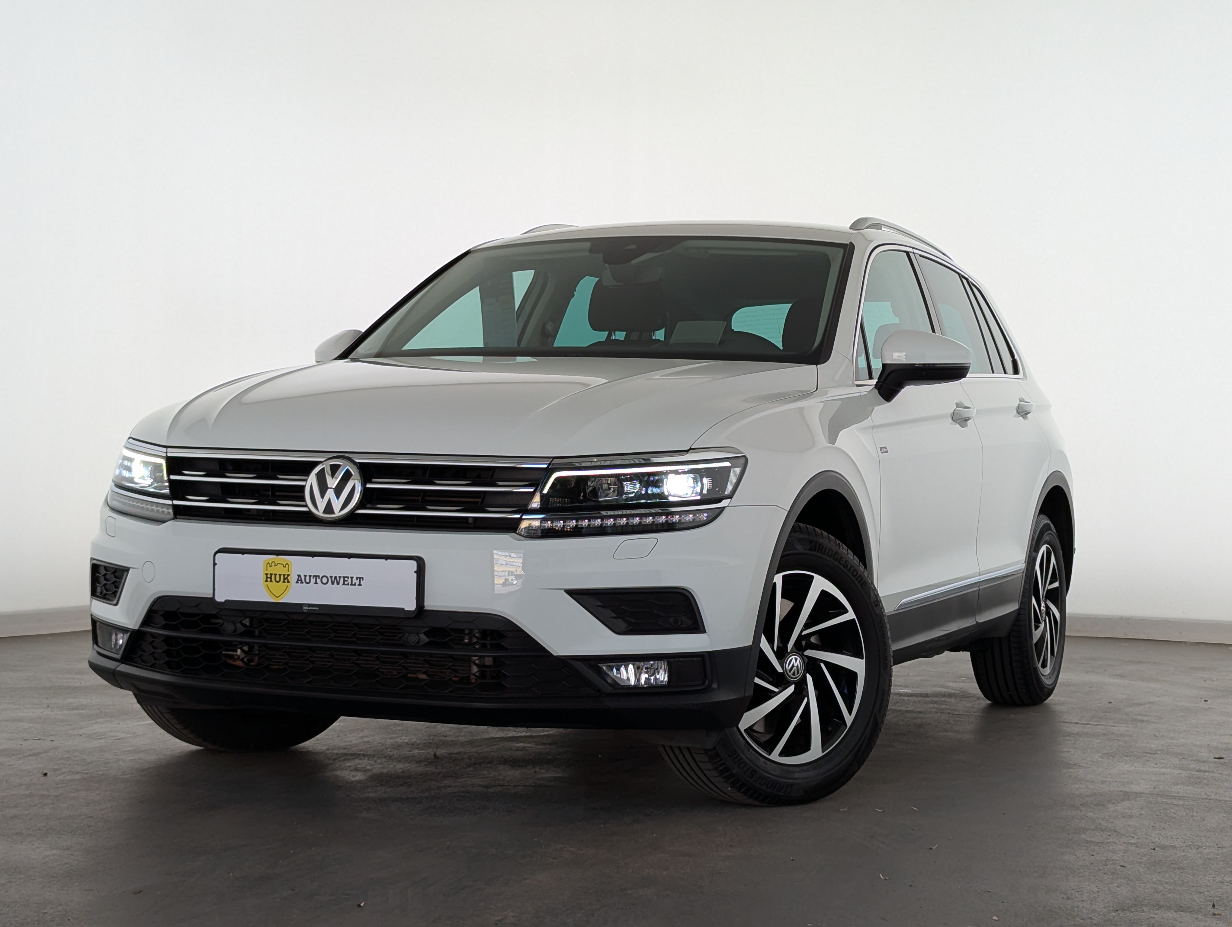 Vehicle image 0