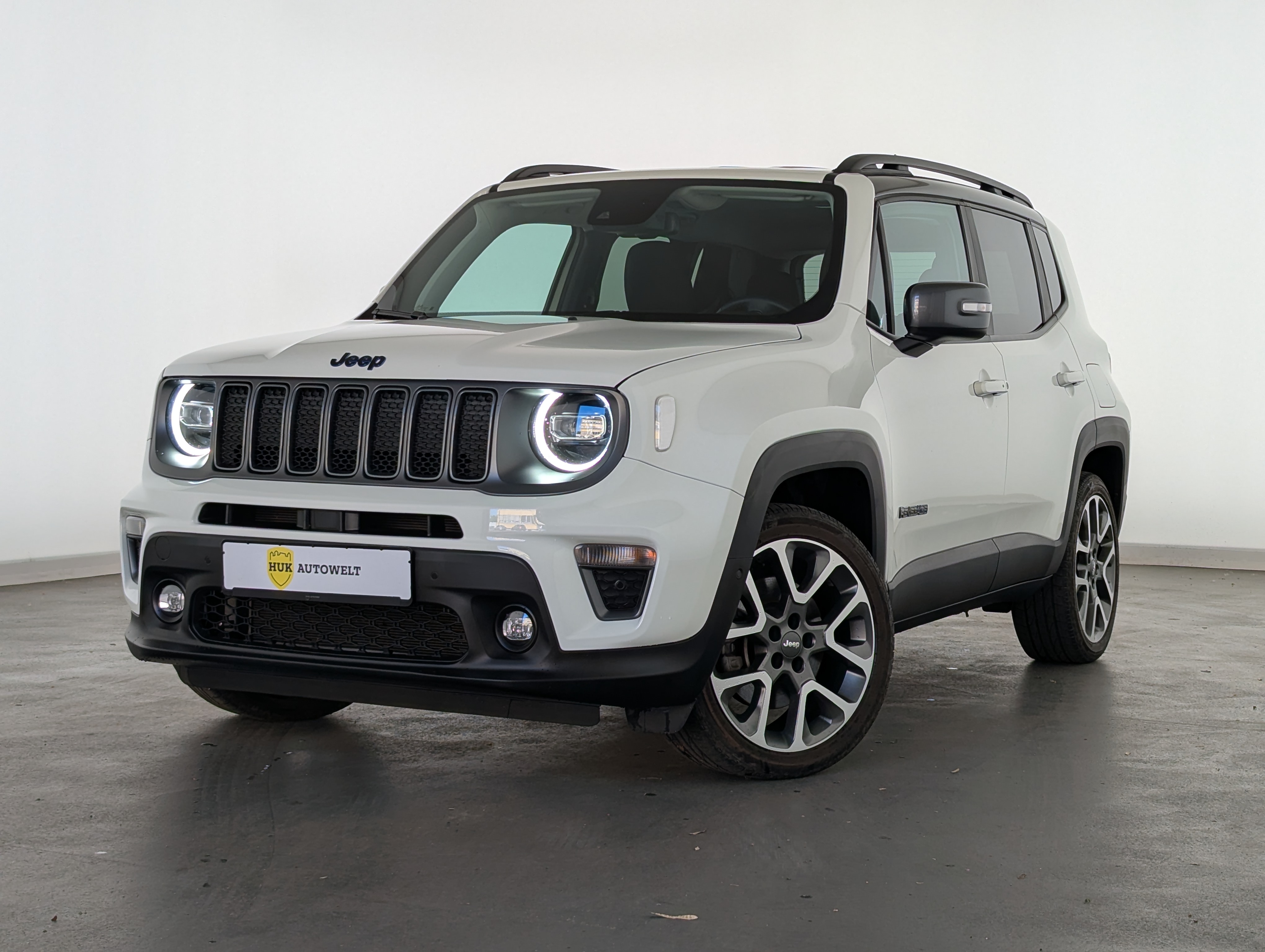 Vehicle image 0