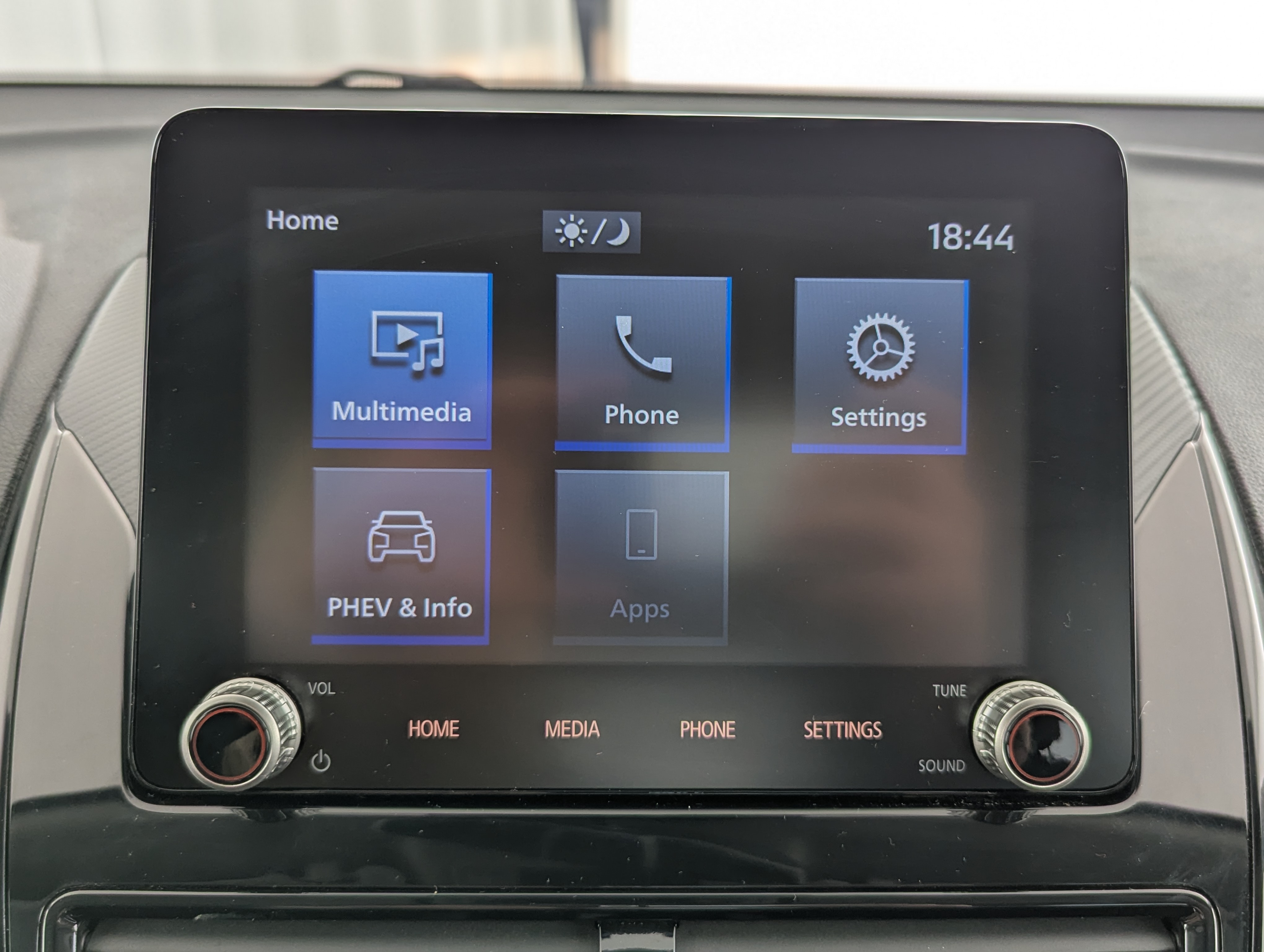 Vehicle image 15