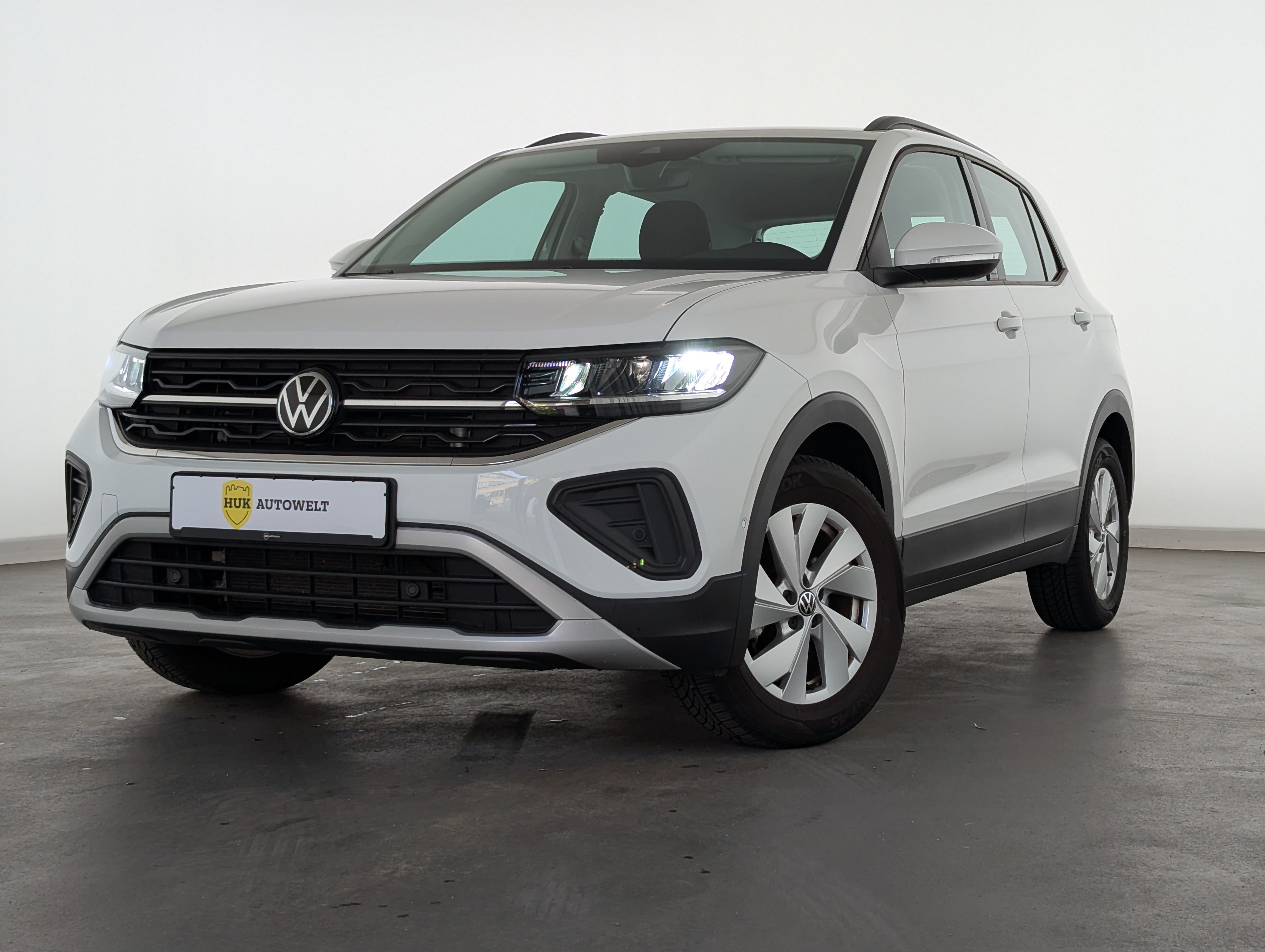 Vehicle image 0
