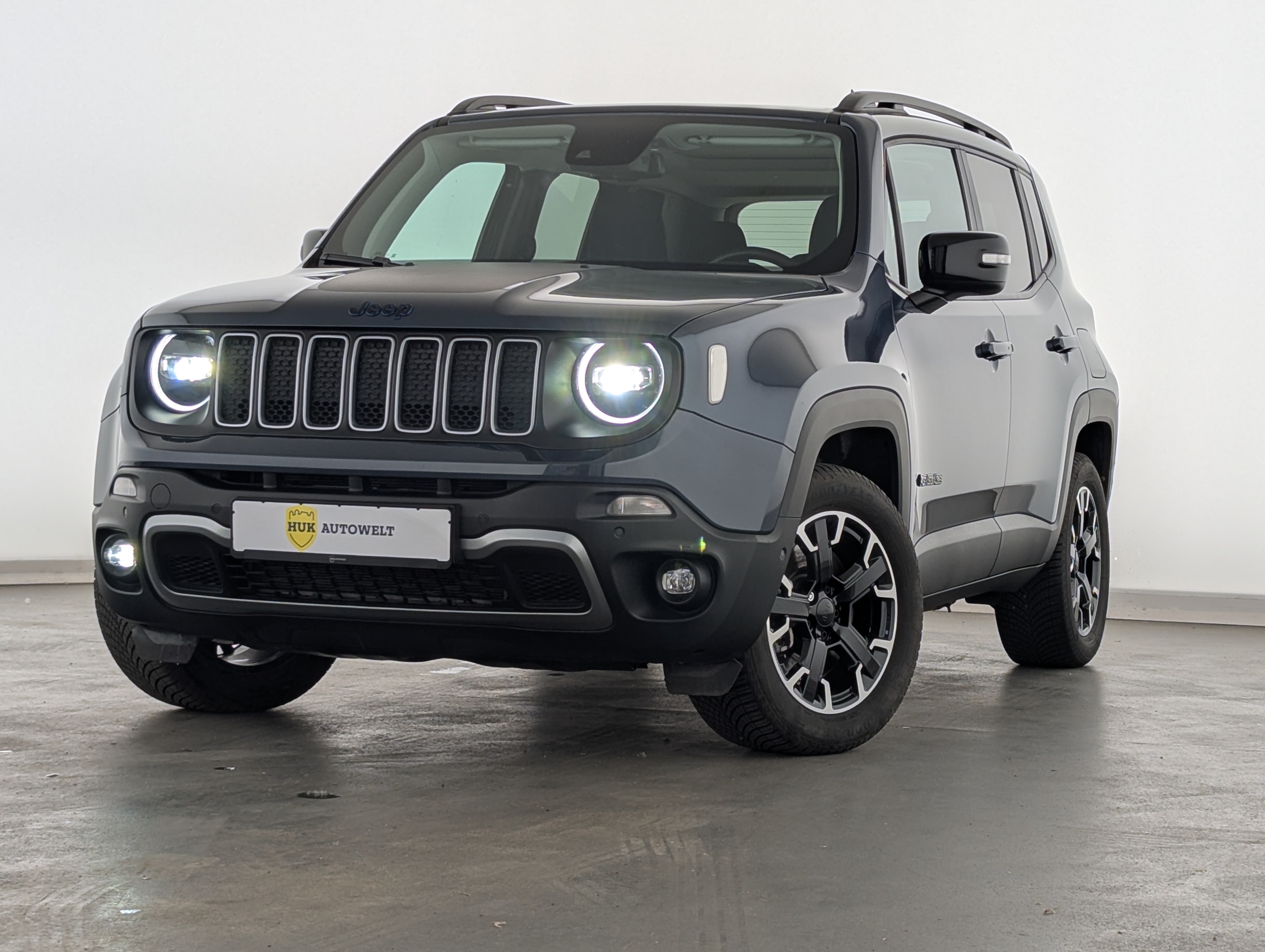 Vehicle image 0