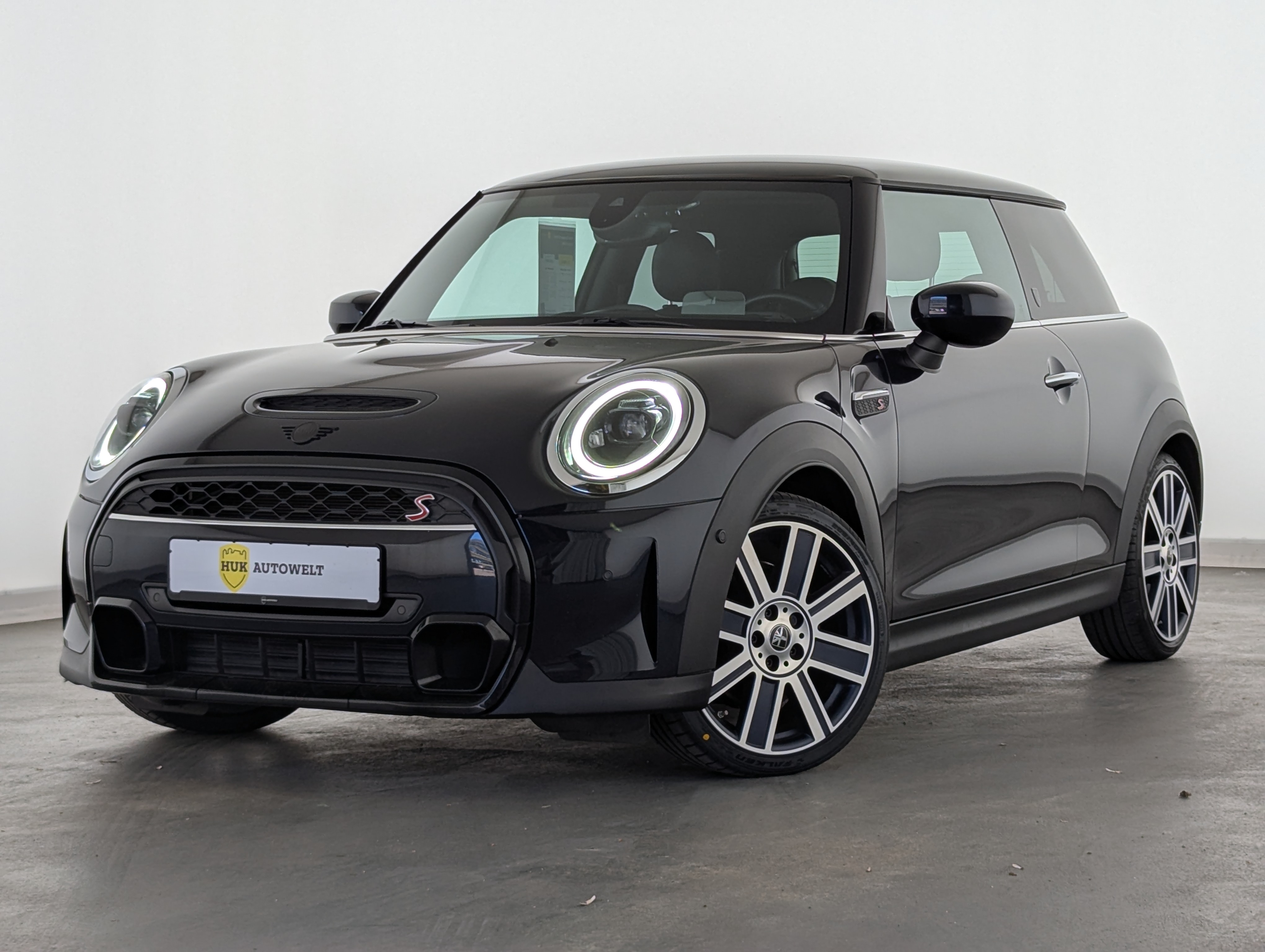 Vehicle image 0