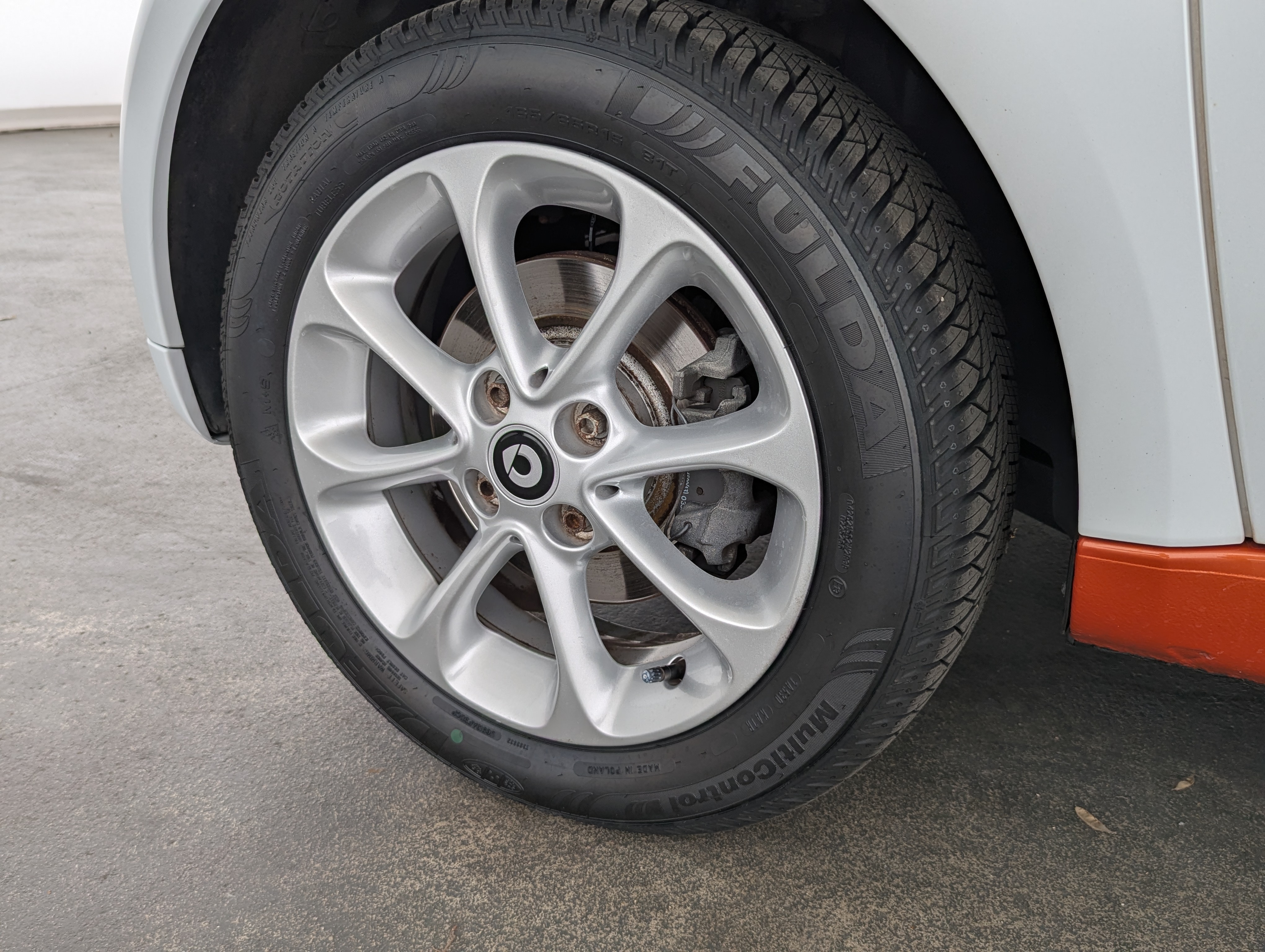 Vehicle image 6
