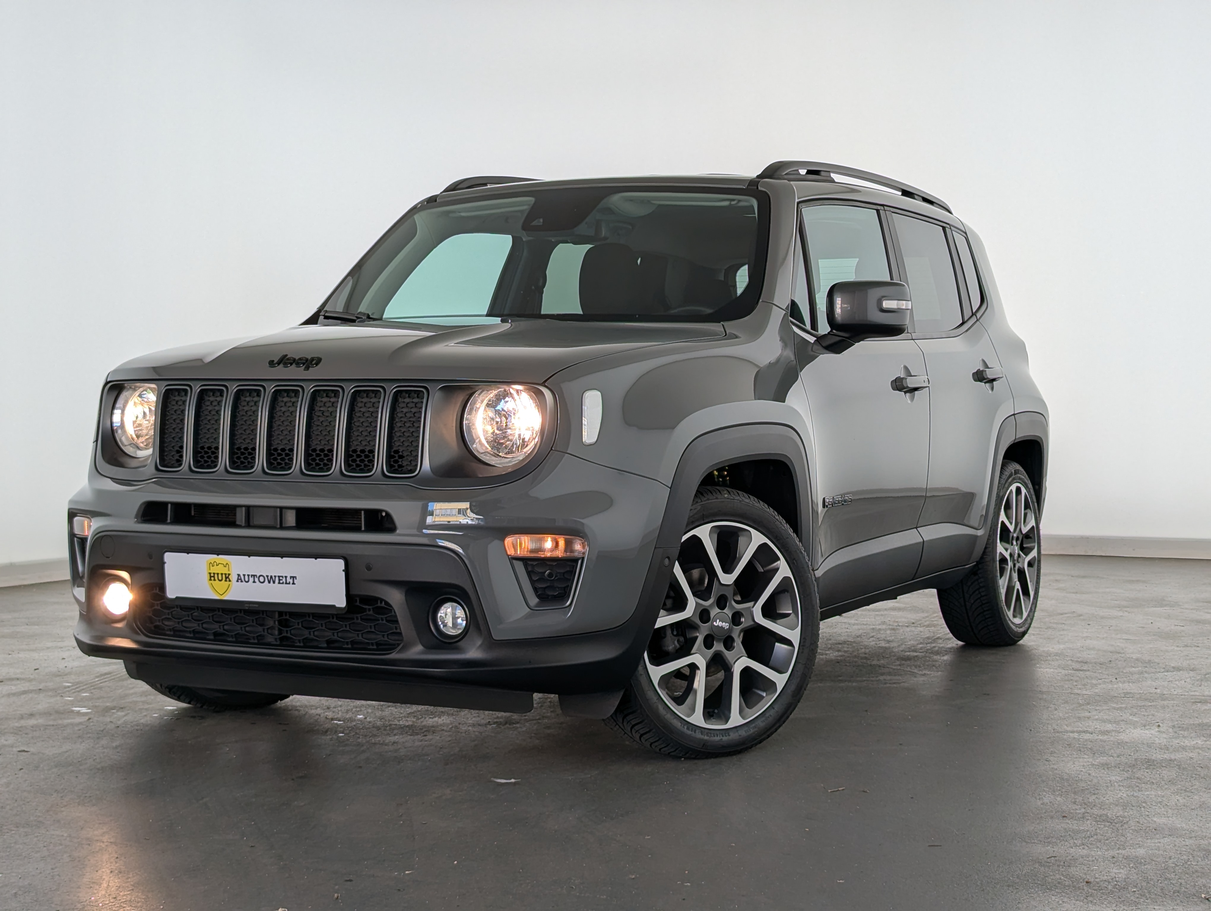 Vehicle image 0