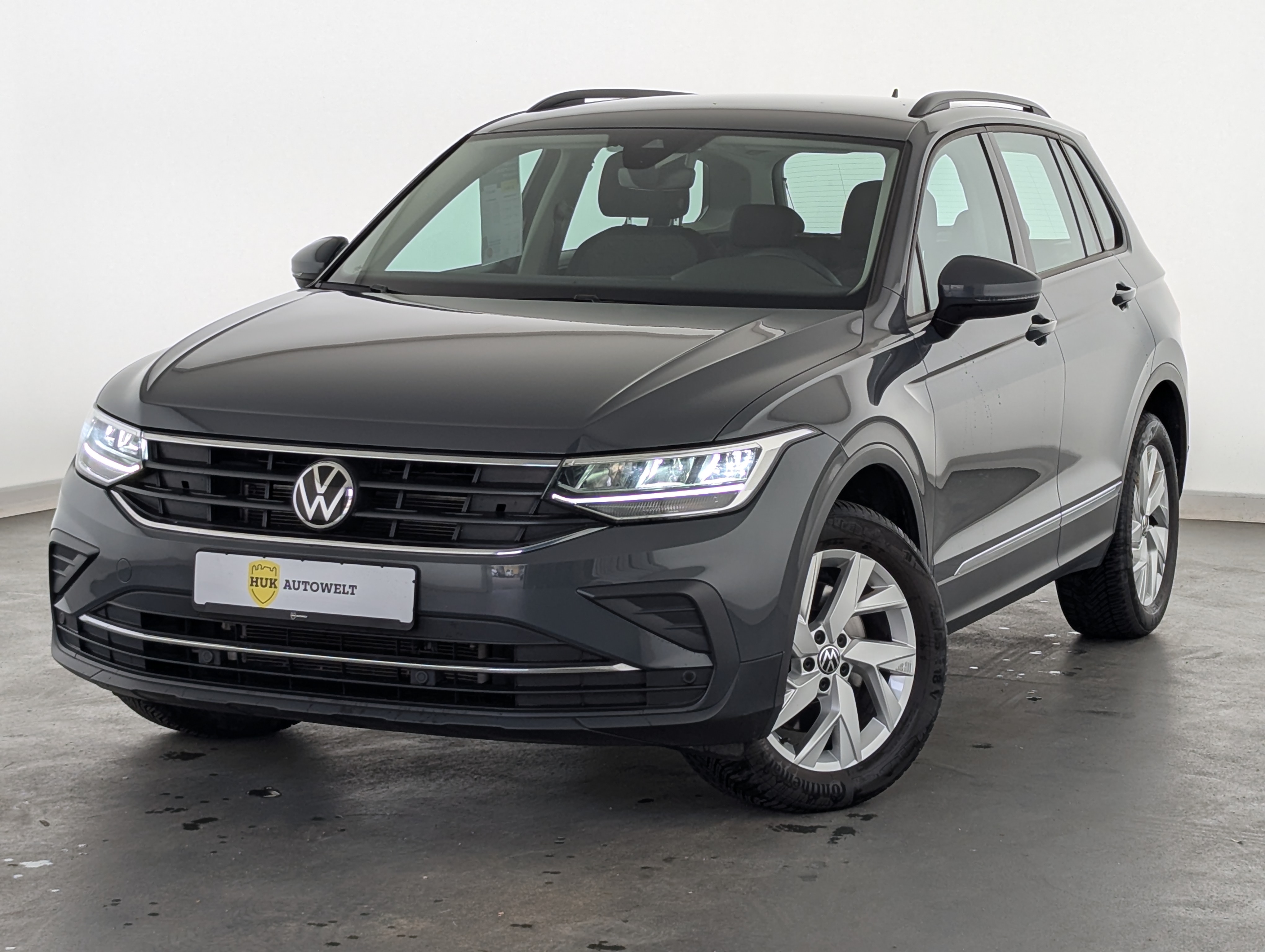 Vehicle image 0