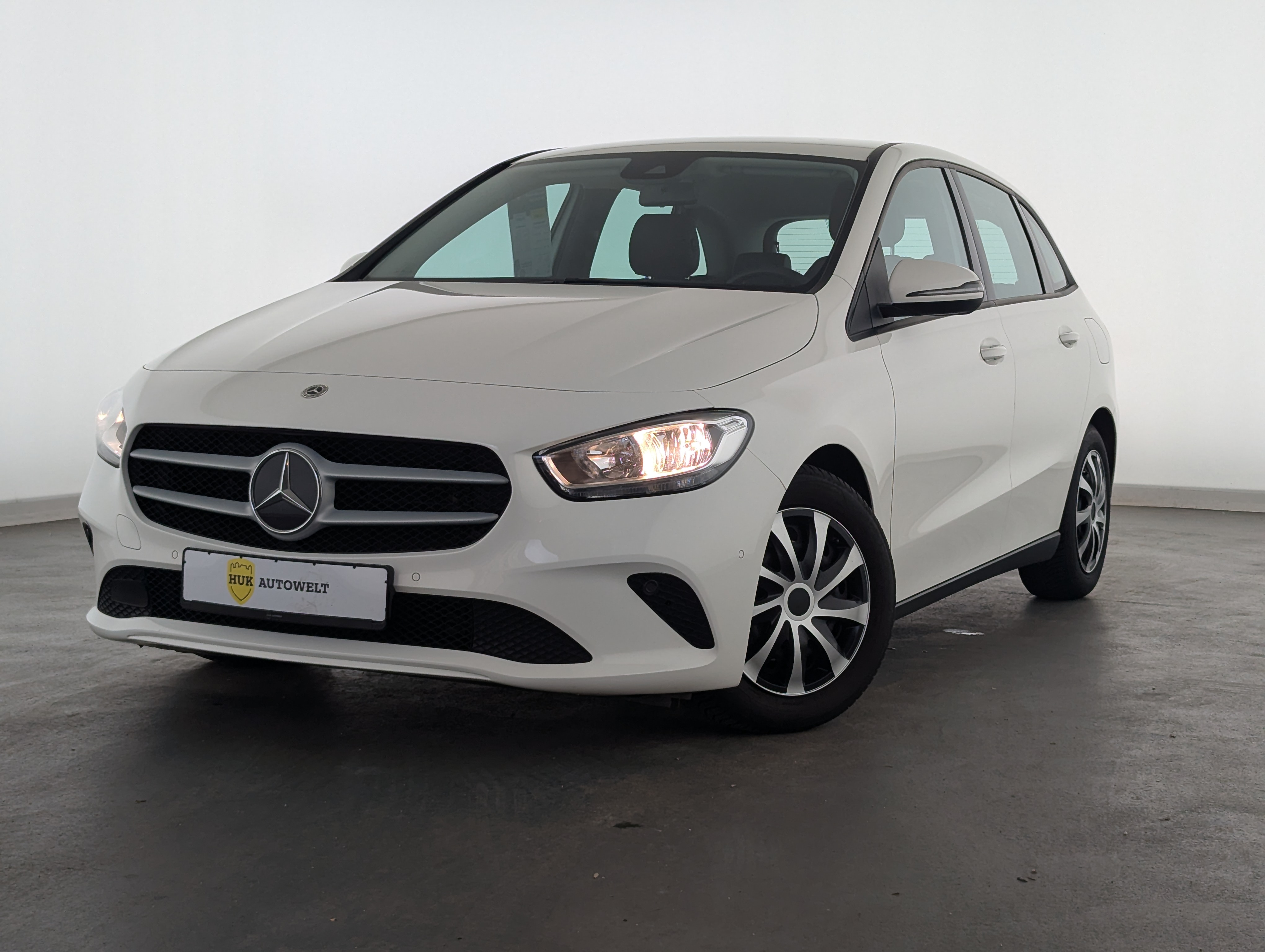 Vehicle image 0