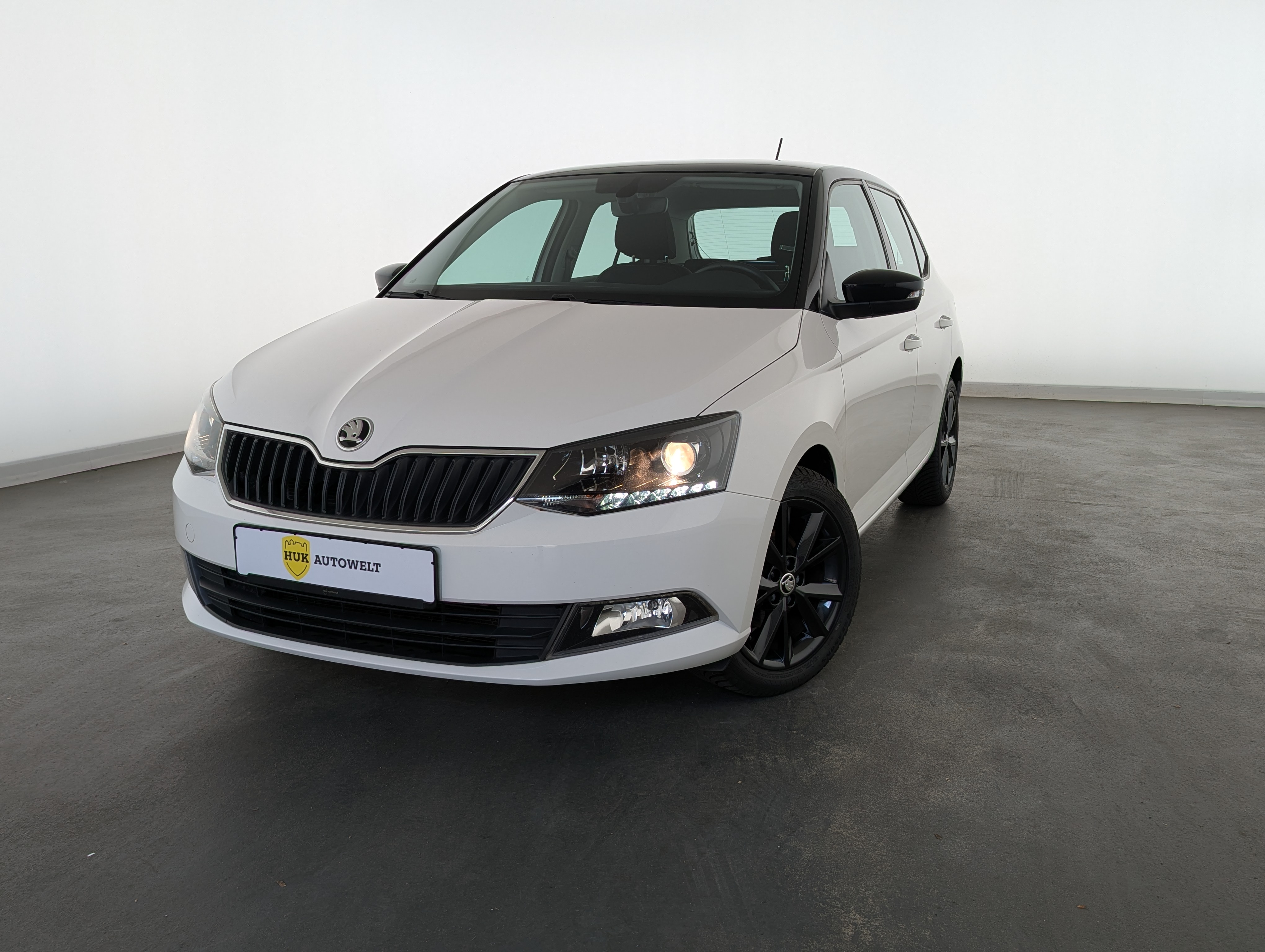 Vehicle image 0