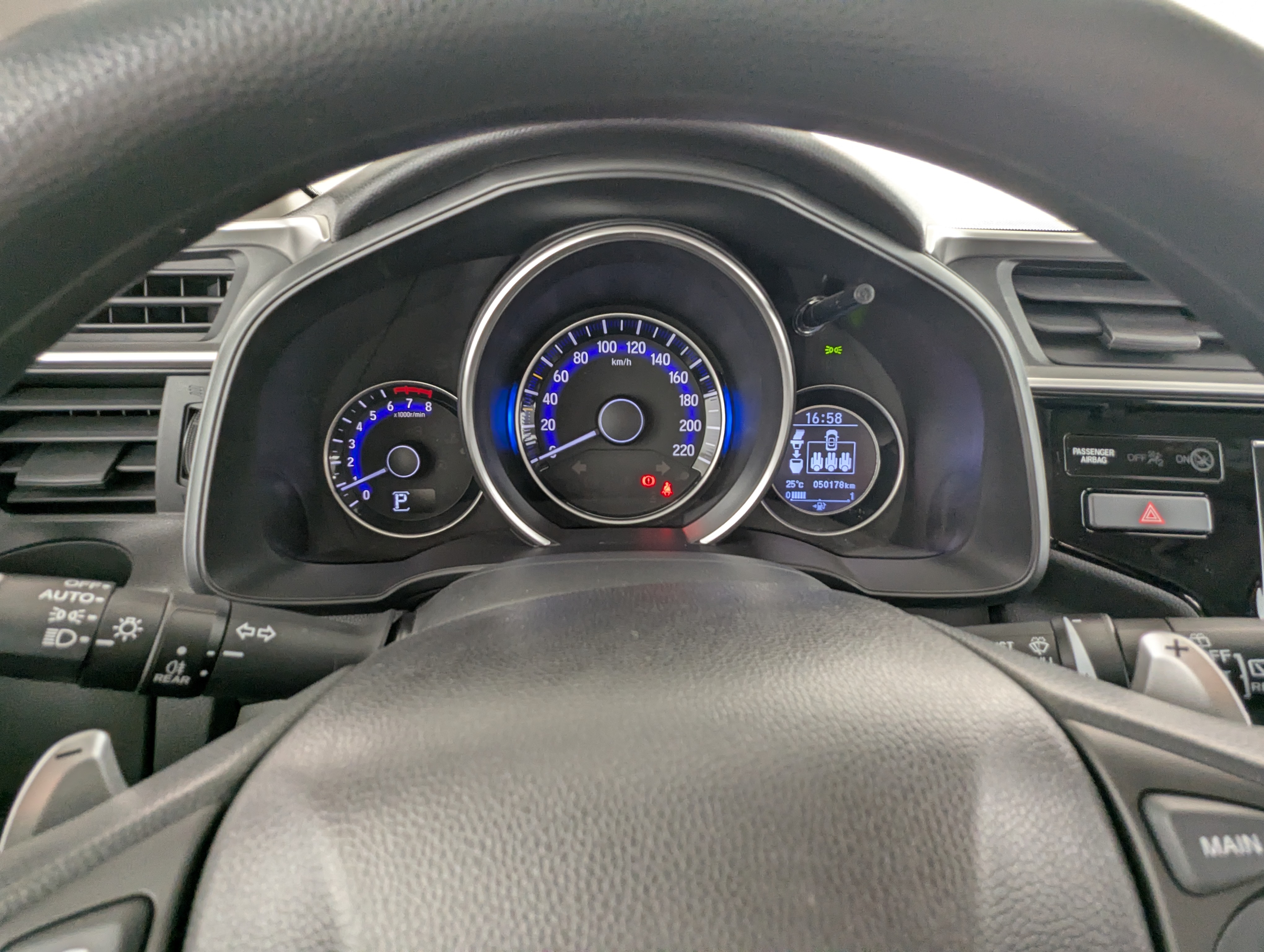 Vehicle image 21