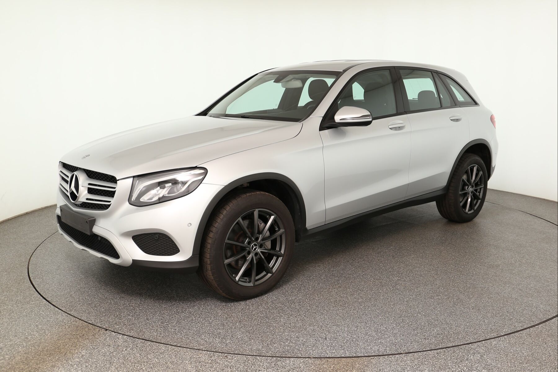 Vehicle image 0