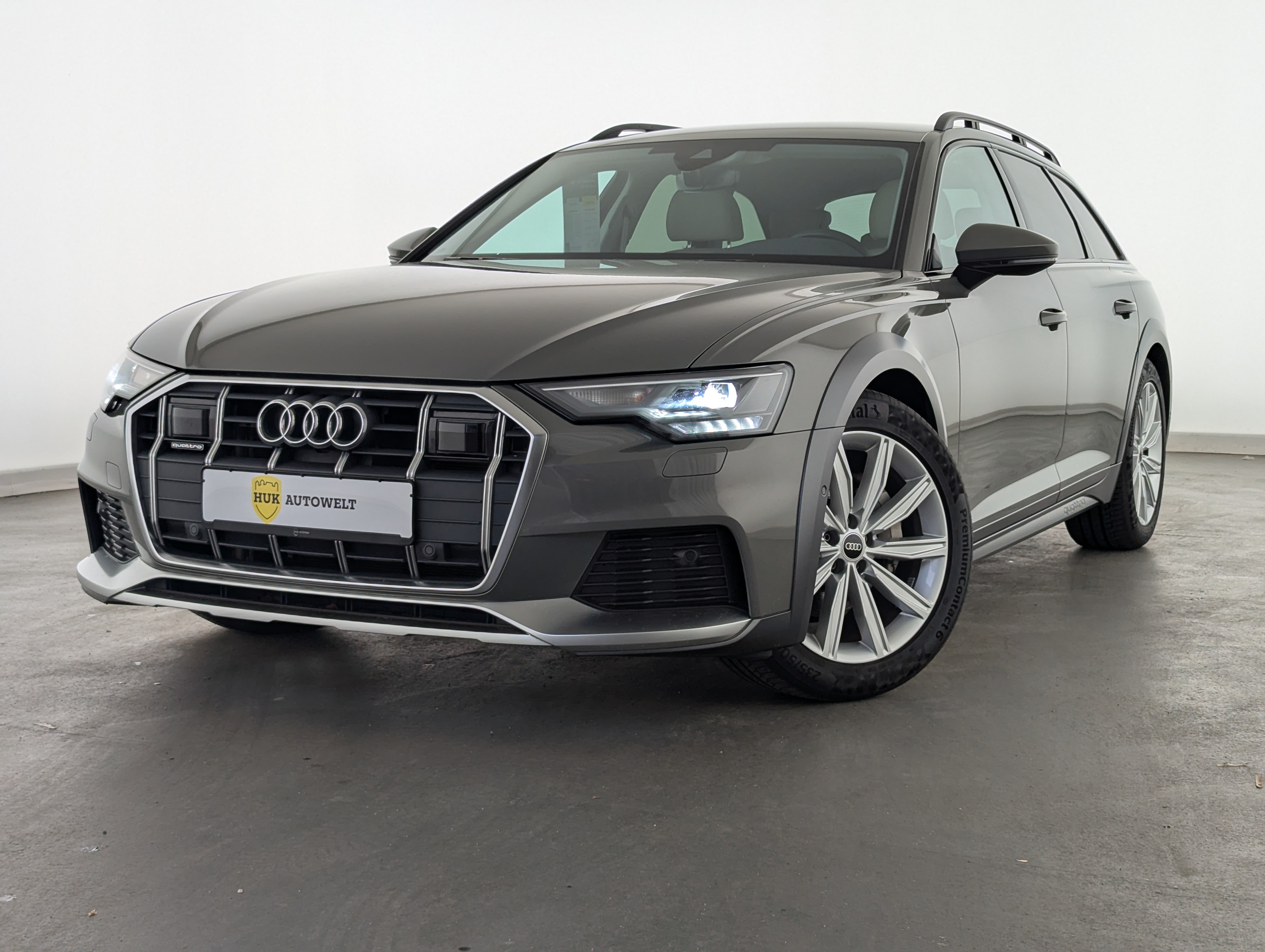 Vehicle image 0