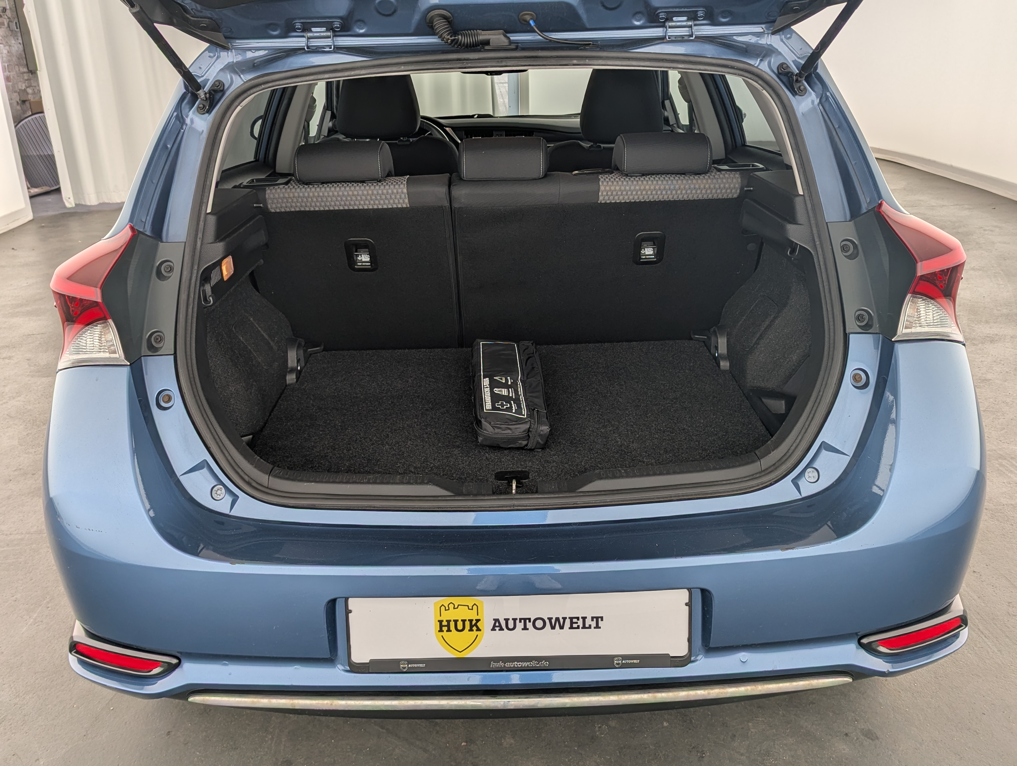 Vehicle image 8
