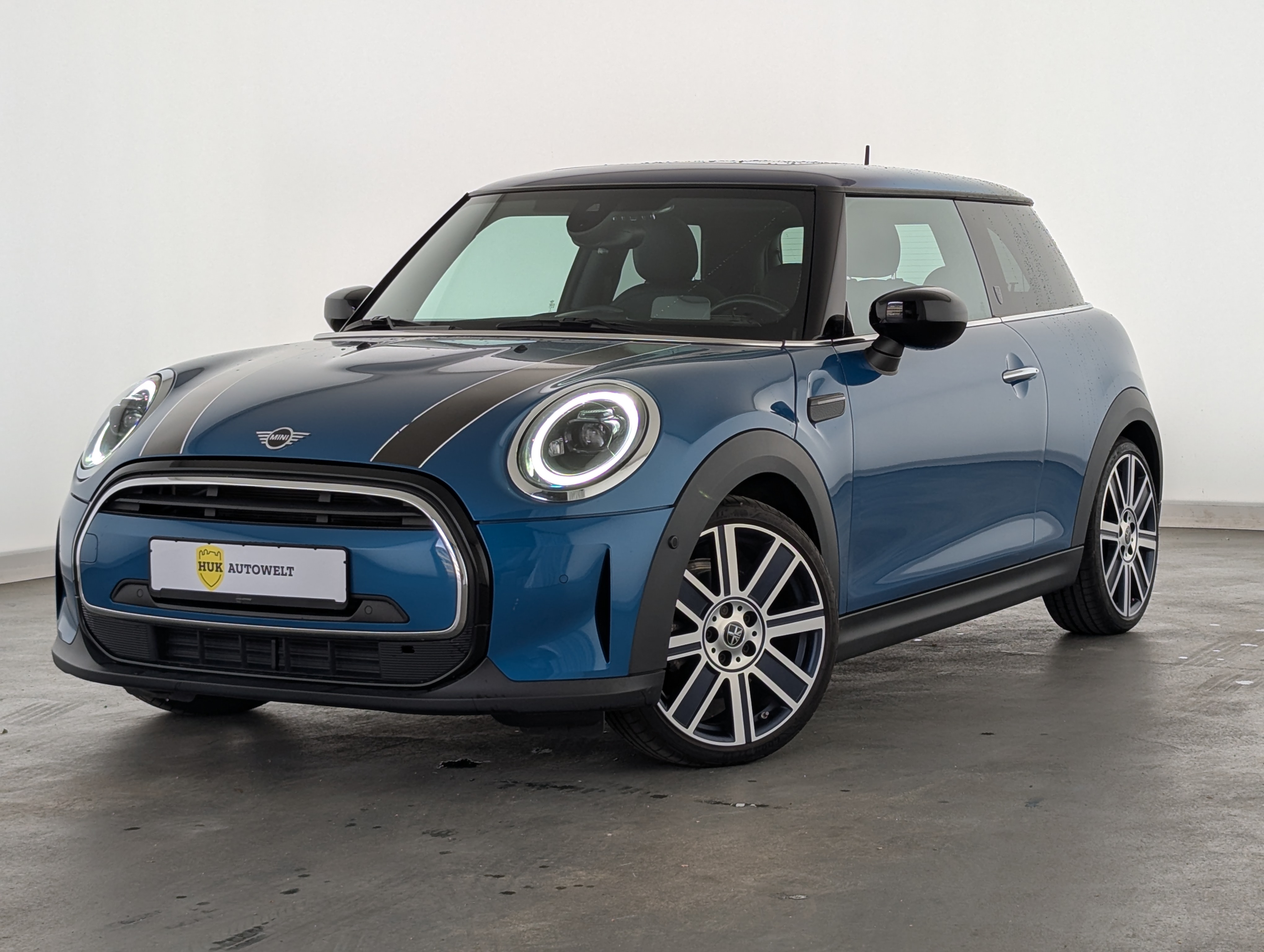 Vehicle image 0