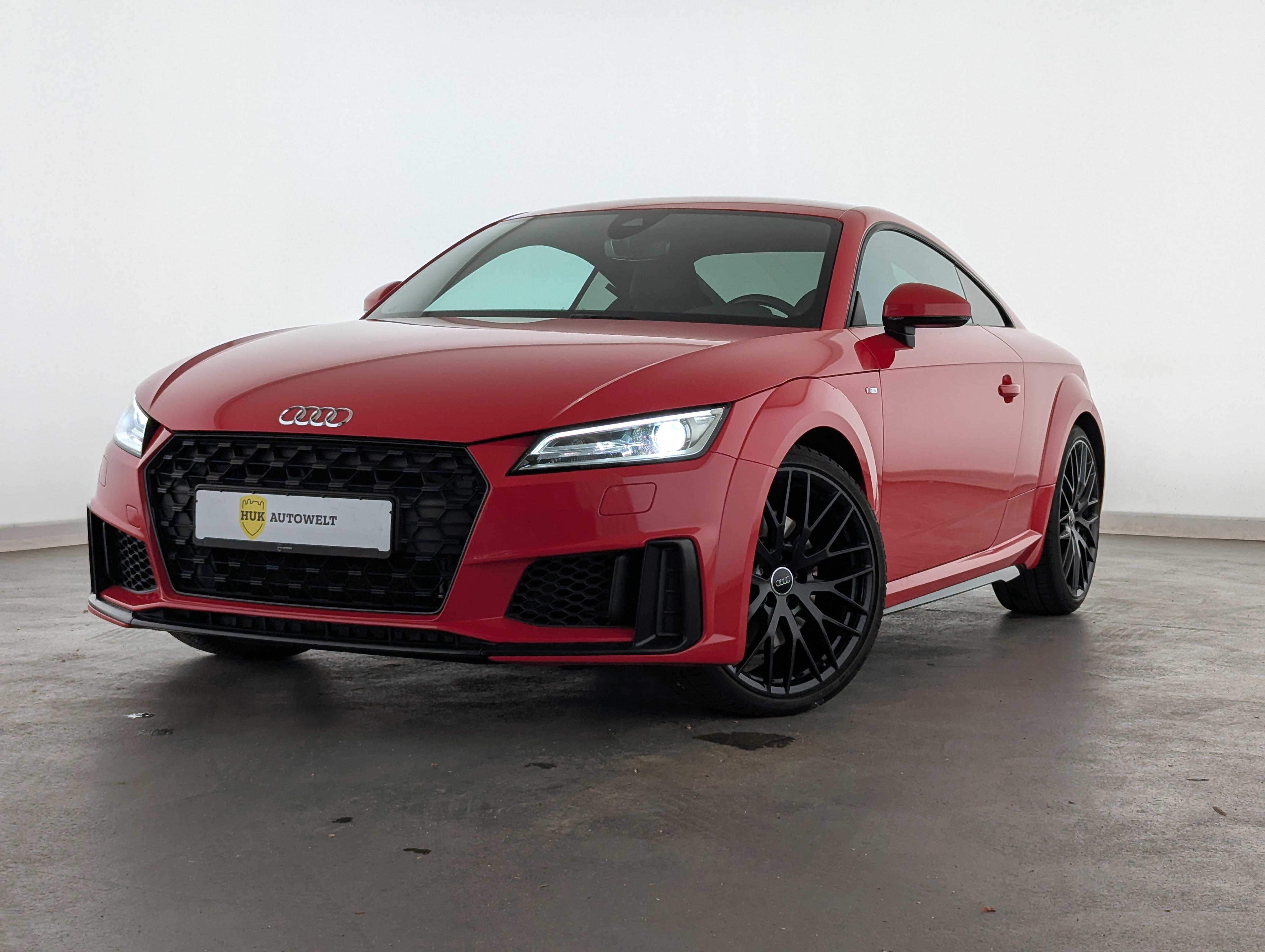 Vehicle image 0