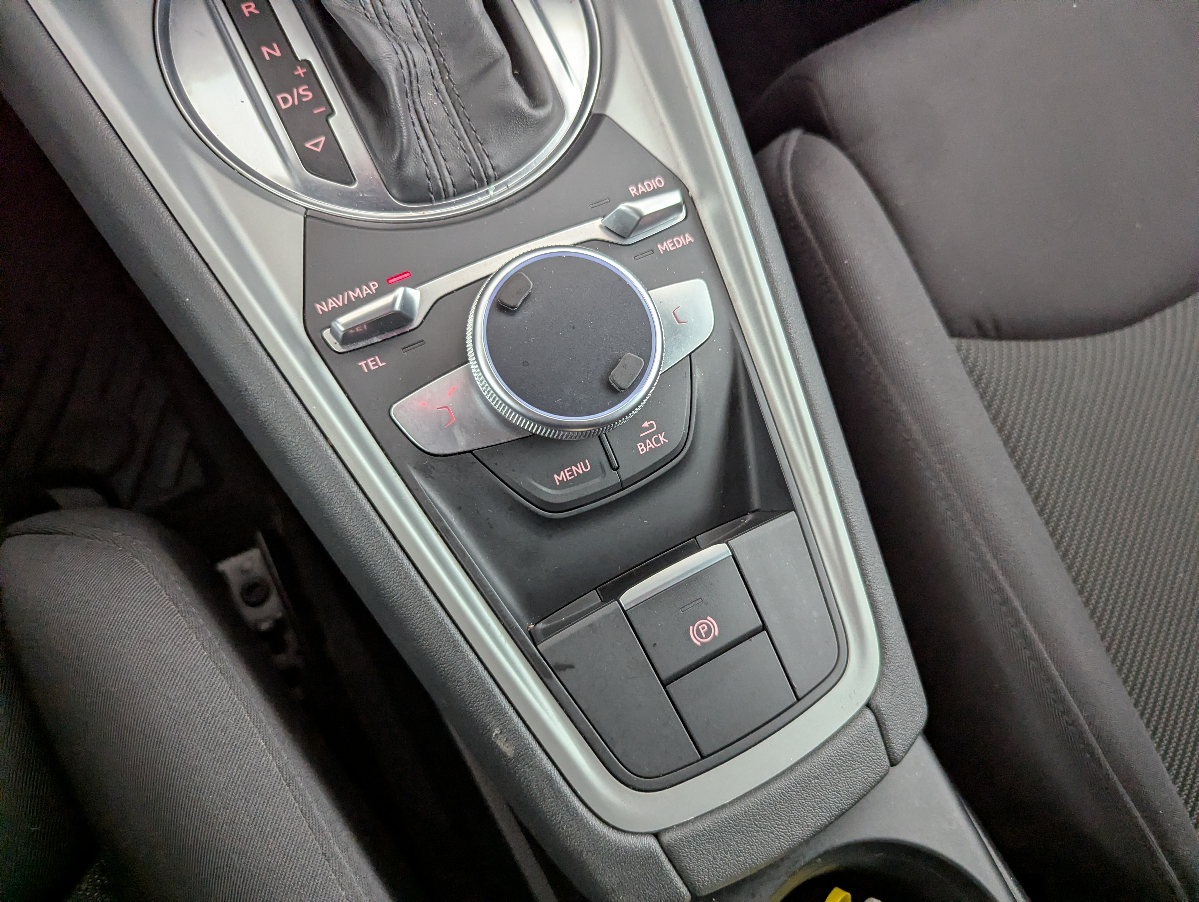 Vehicle image 16