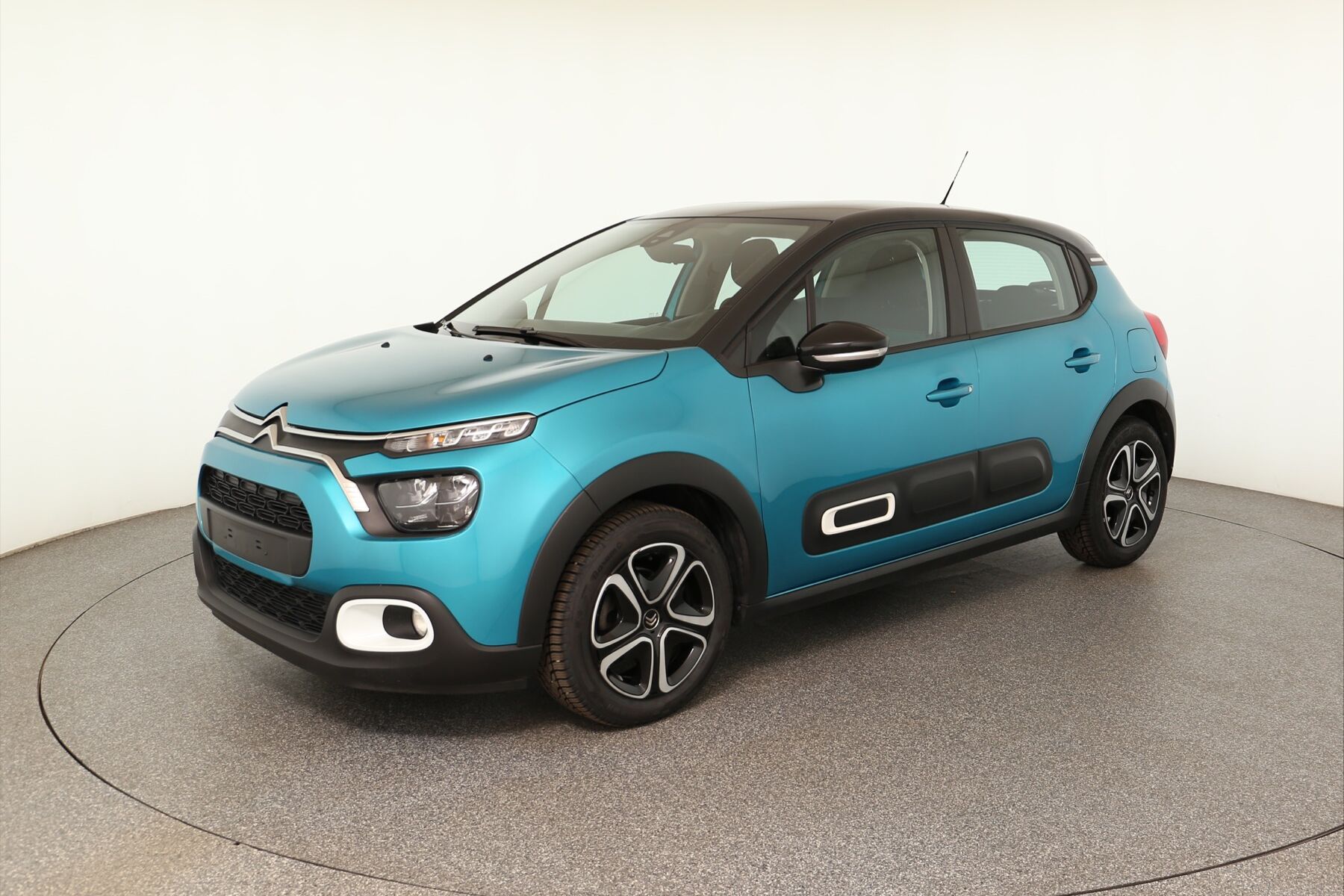 Vehicle image 0