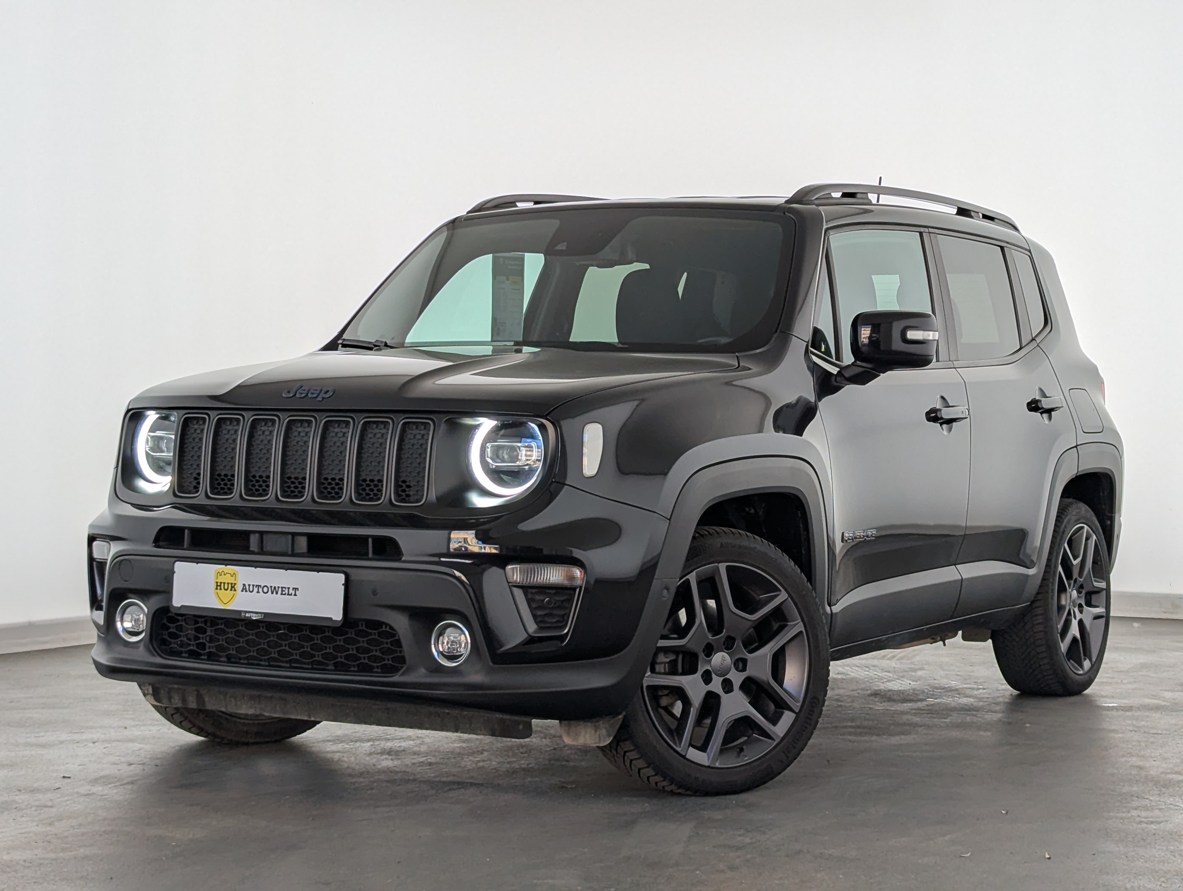Vehicle image 0