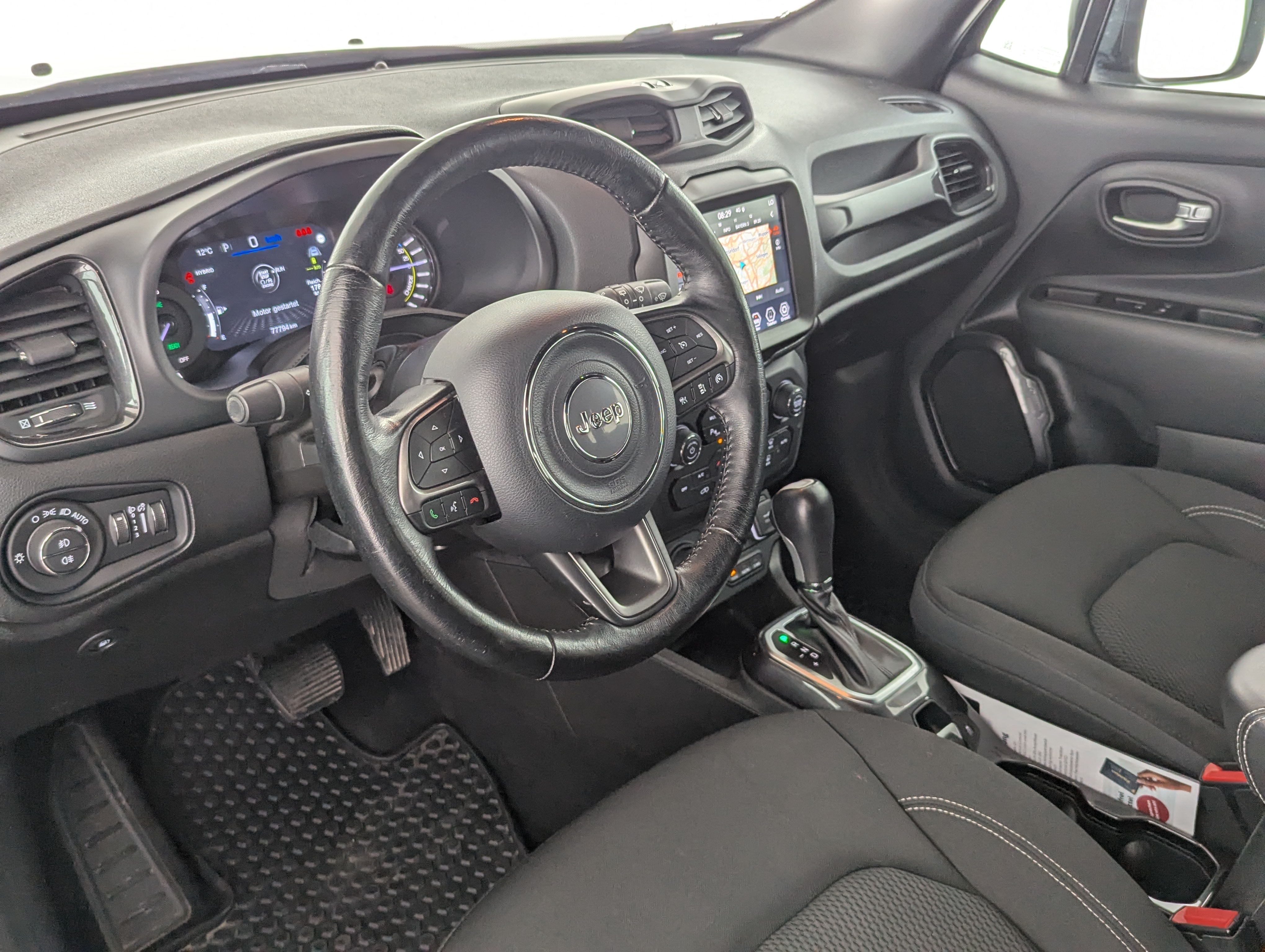 Vehicle image 10