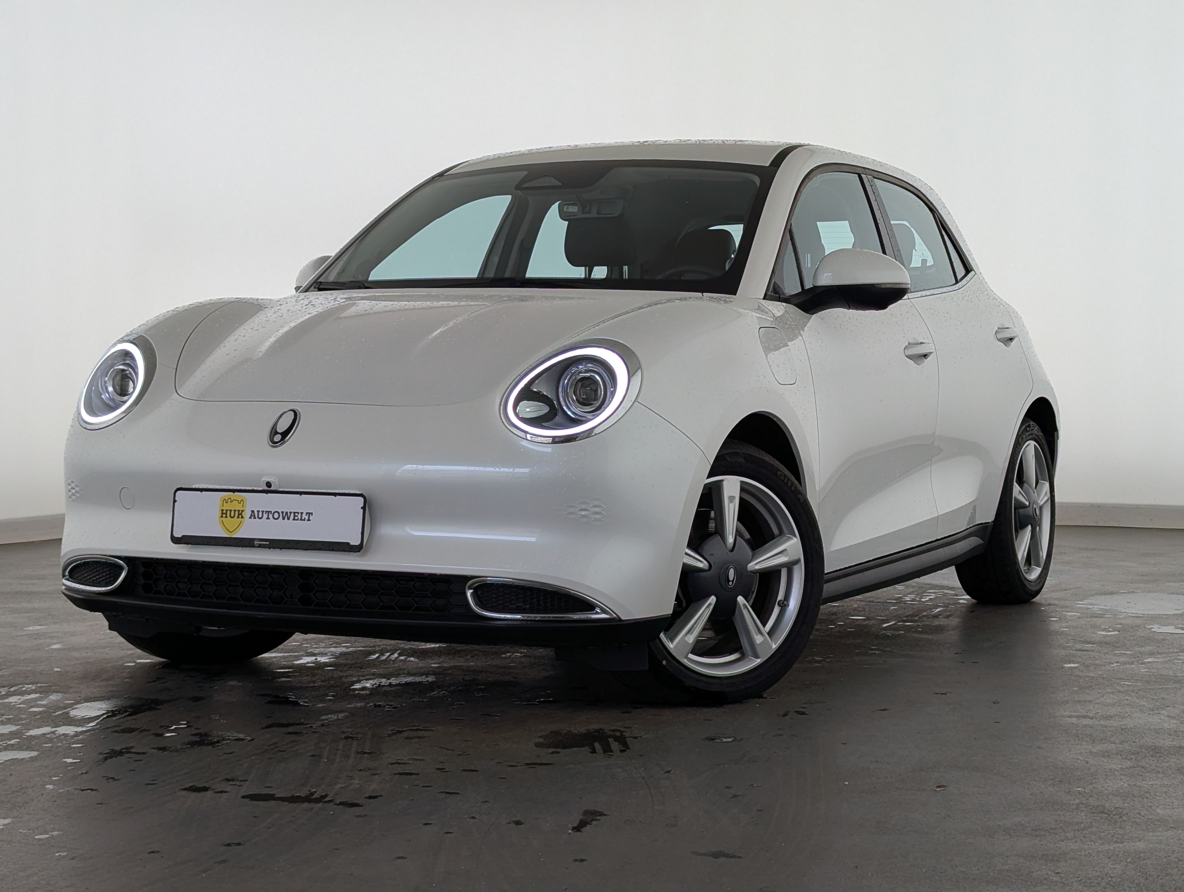 Vehicle image 0