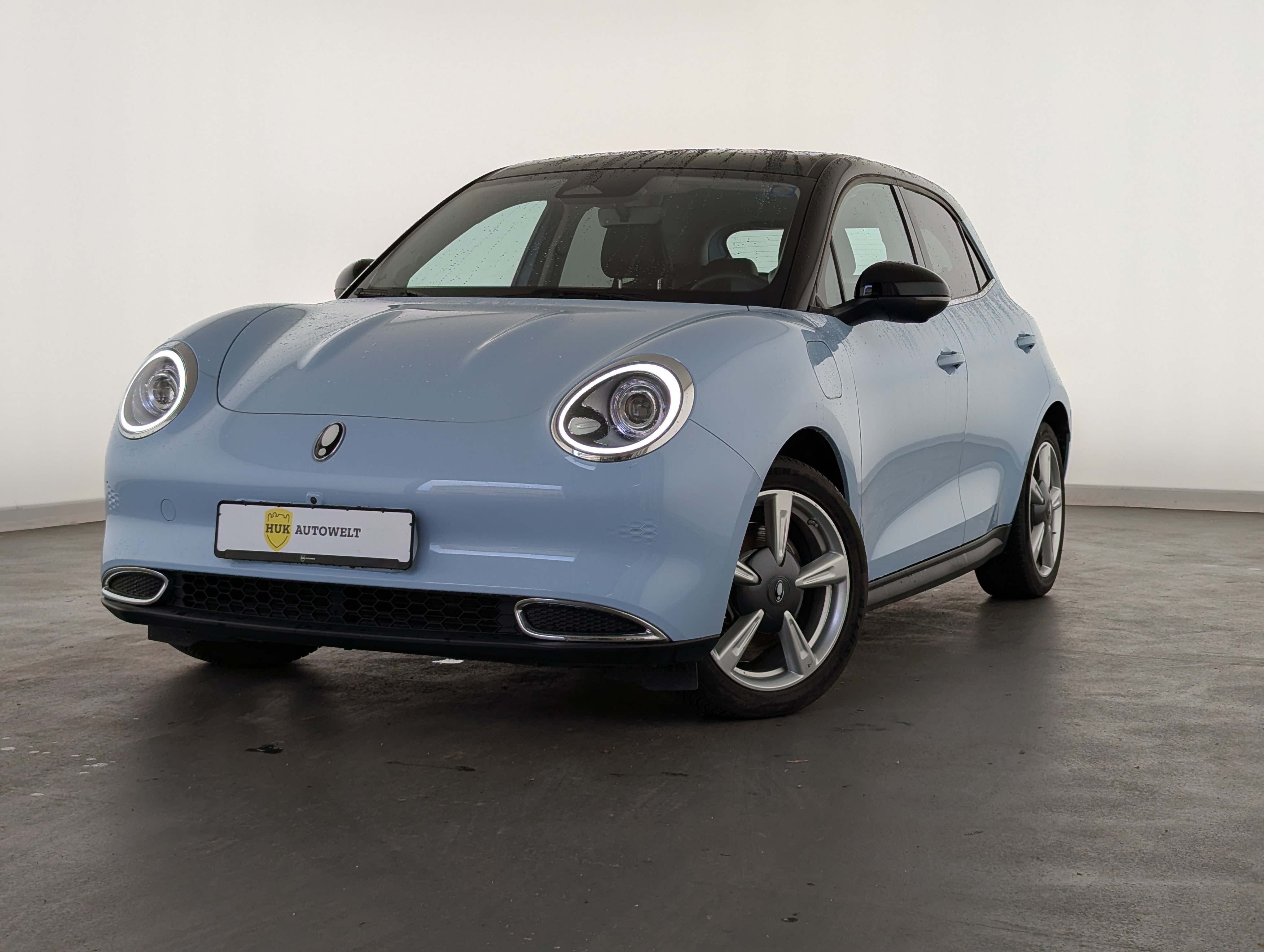 Vehicle image 0