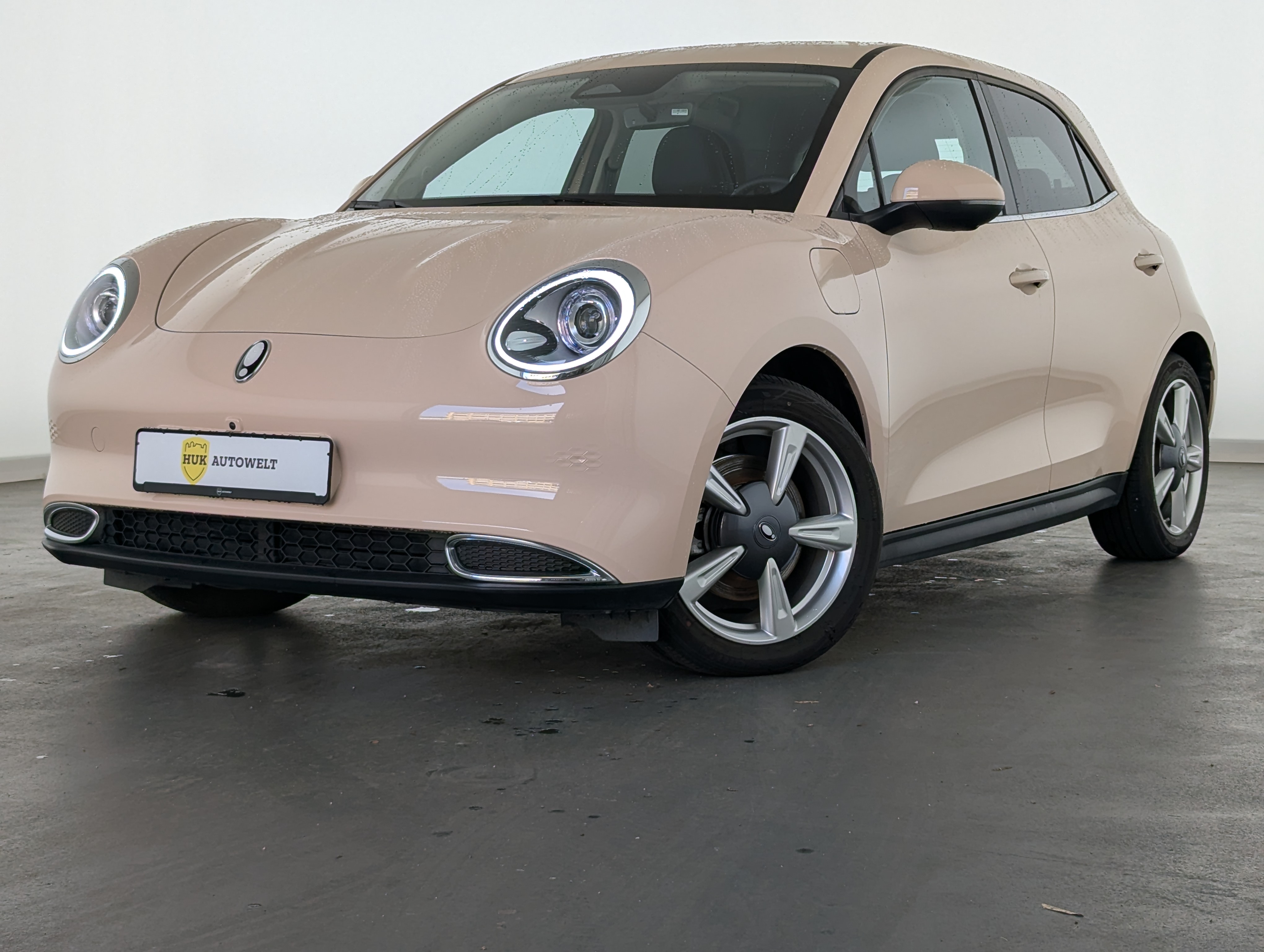 Vehicle image 0