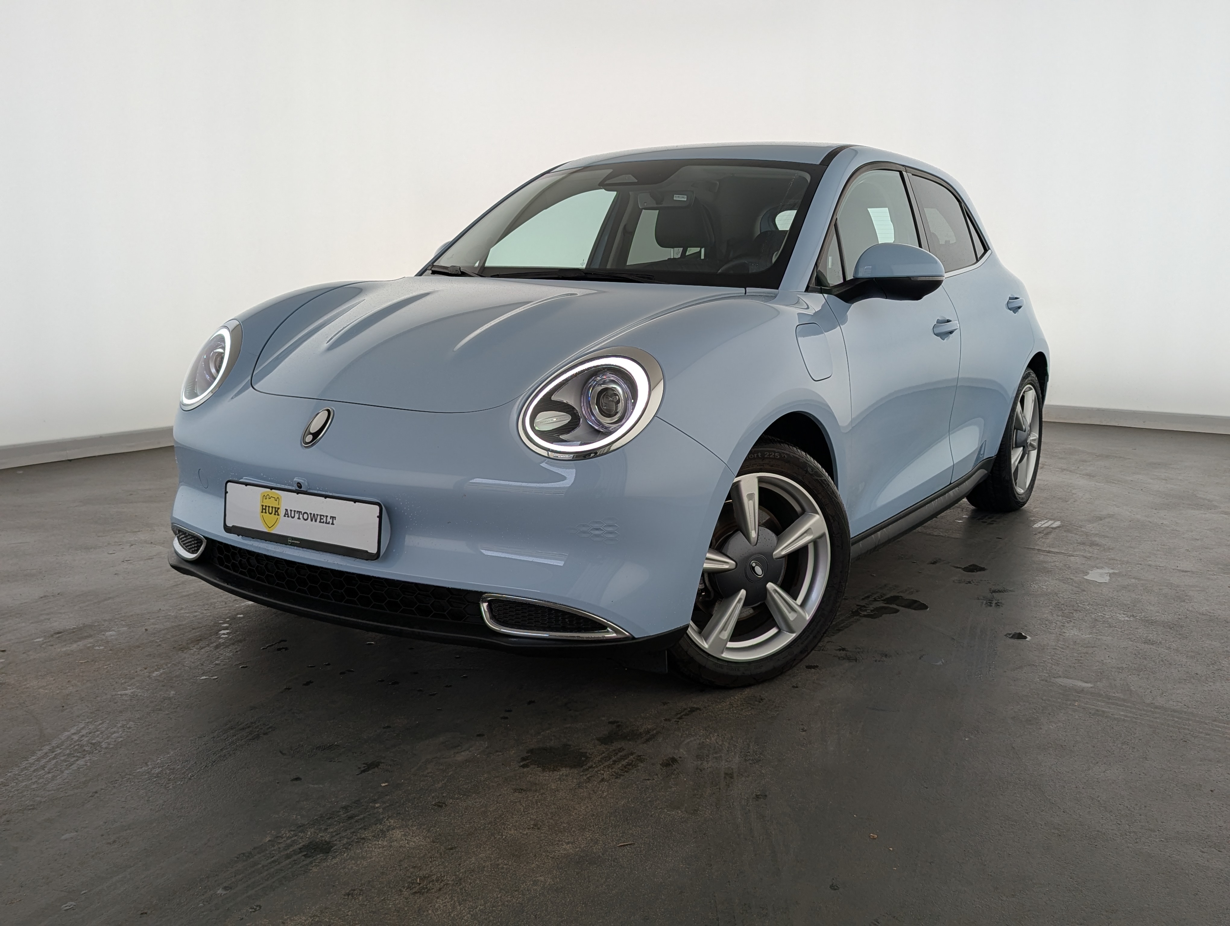 Vehicle image 0