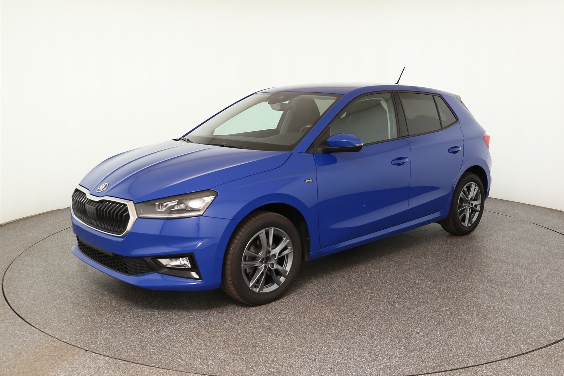 Vehicle image 0
