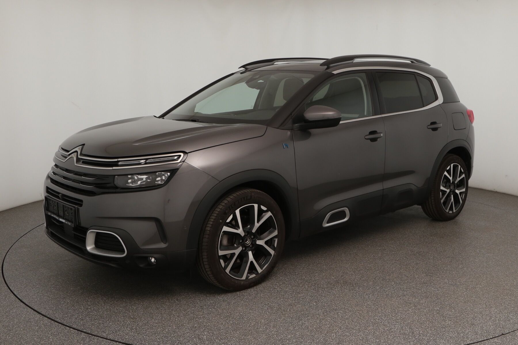 Vehicle image 0