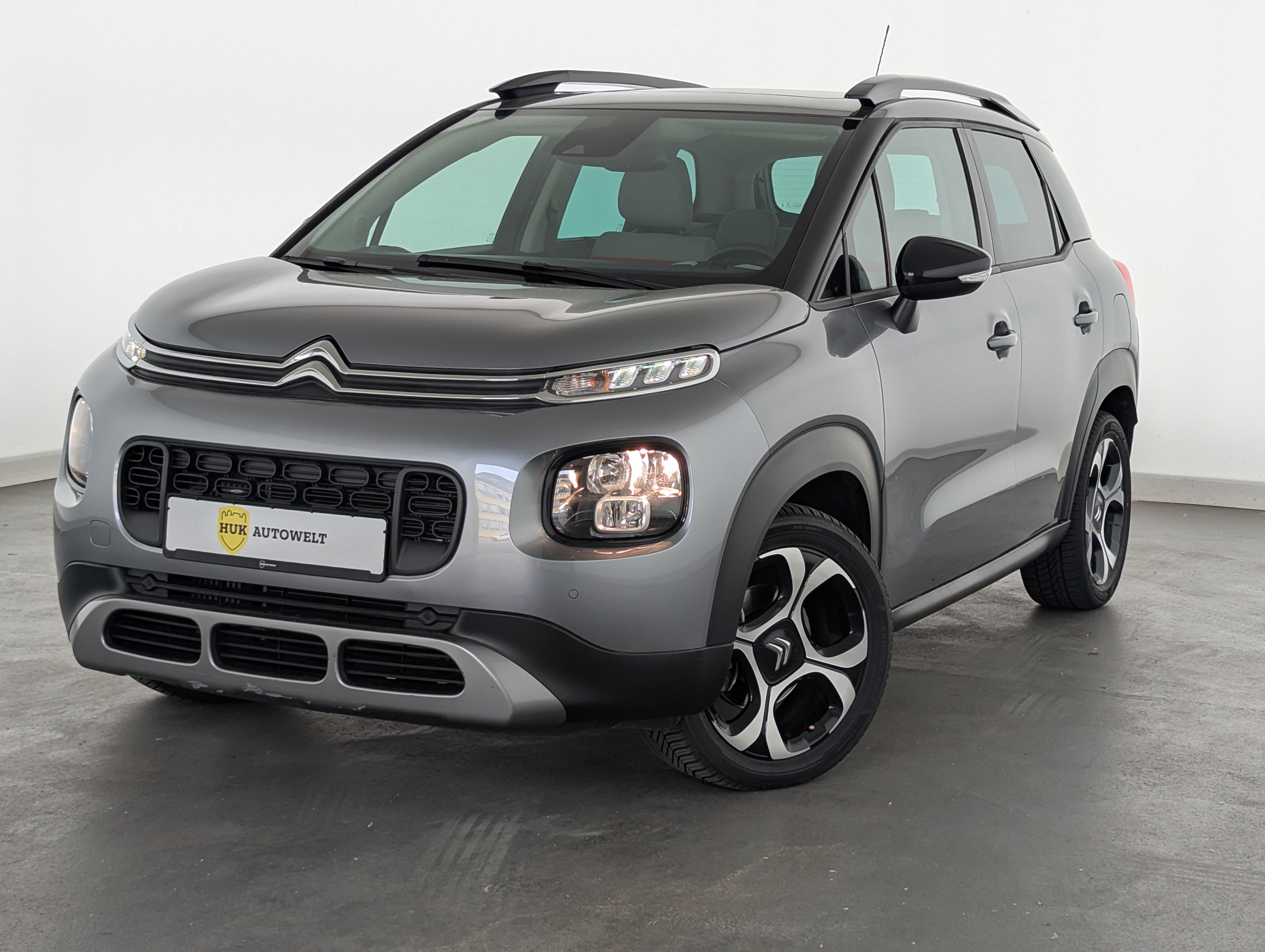 Vehicle image 0