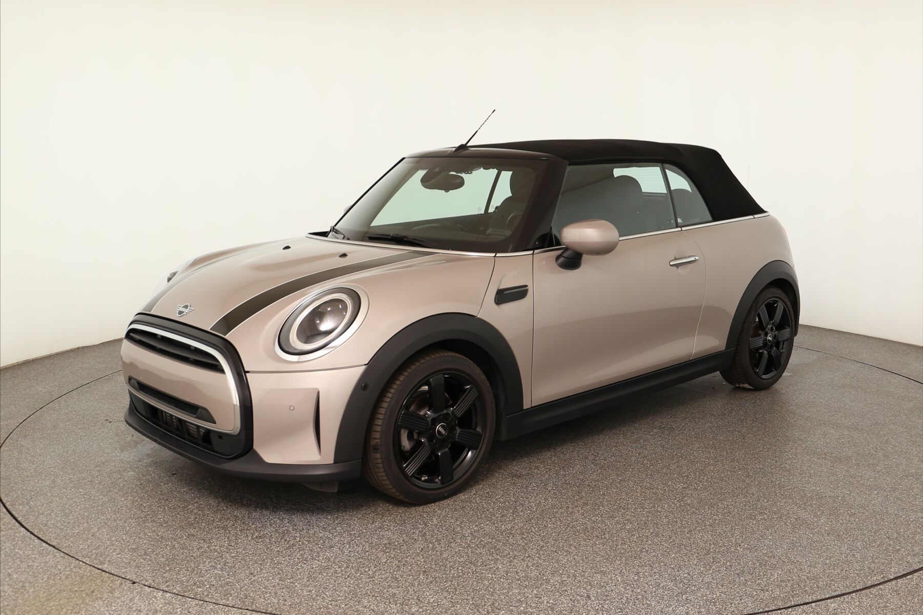 Vehicle image 0