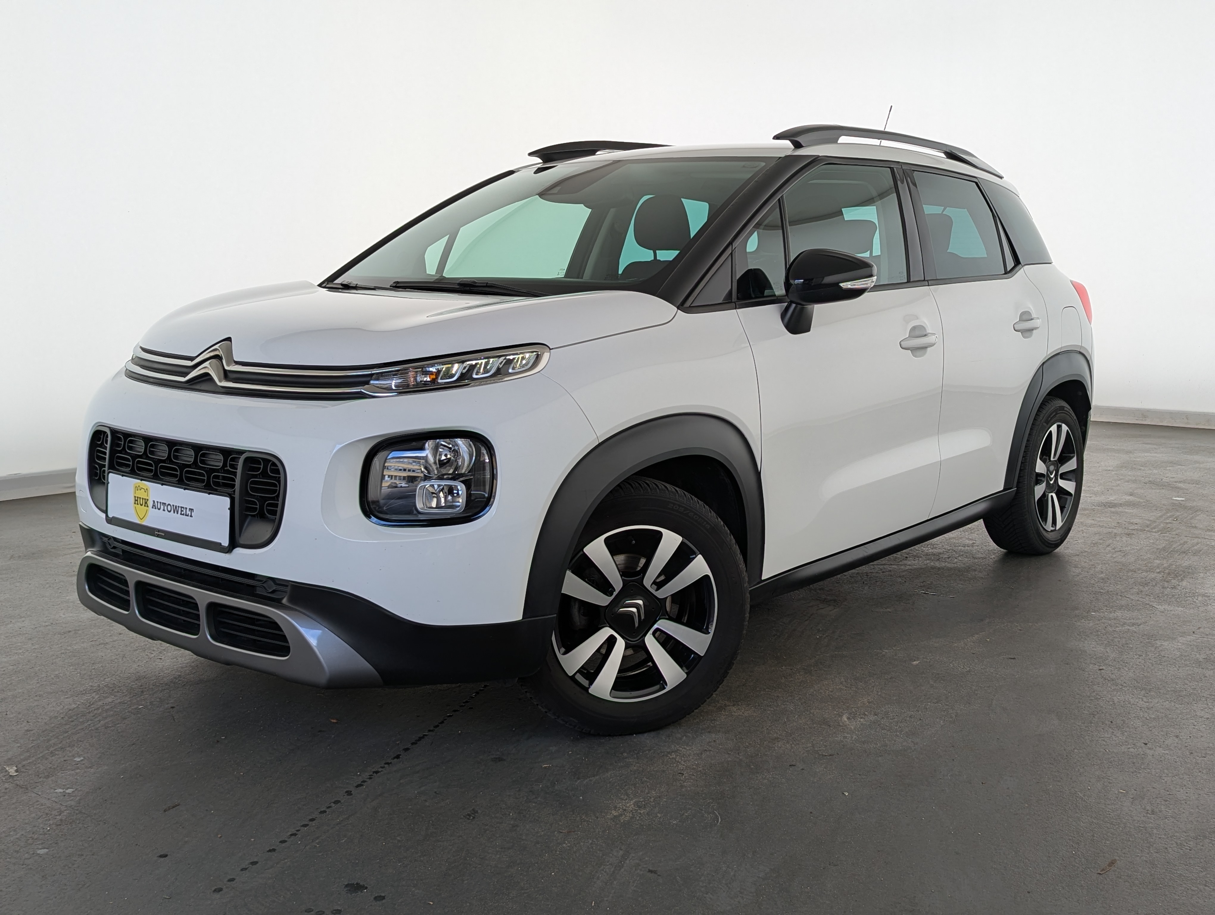 Vehicle image 0
