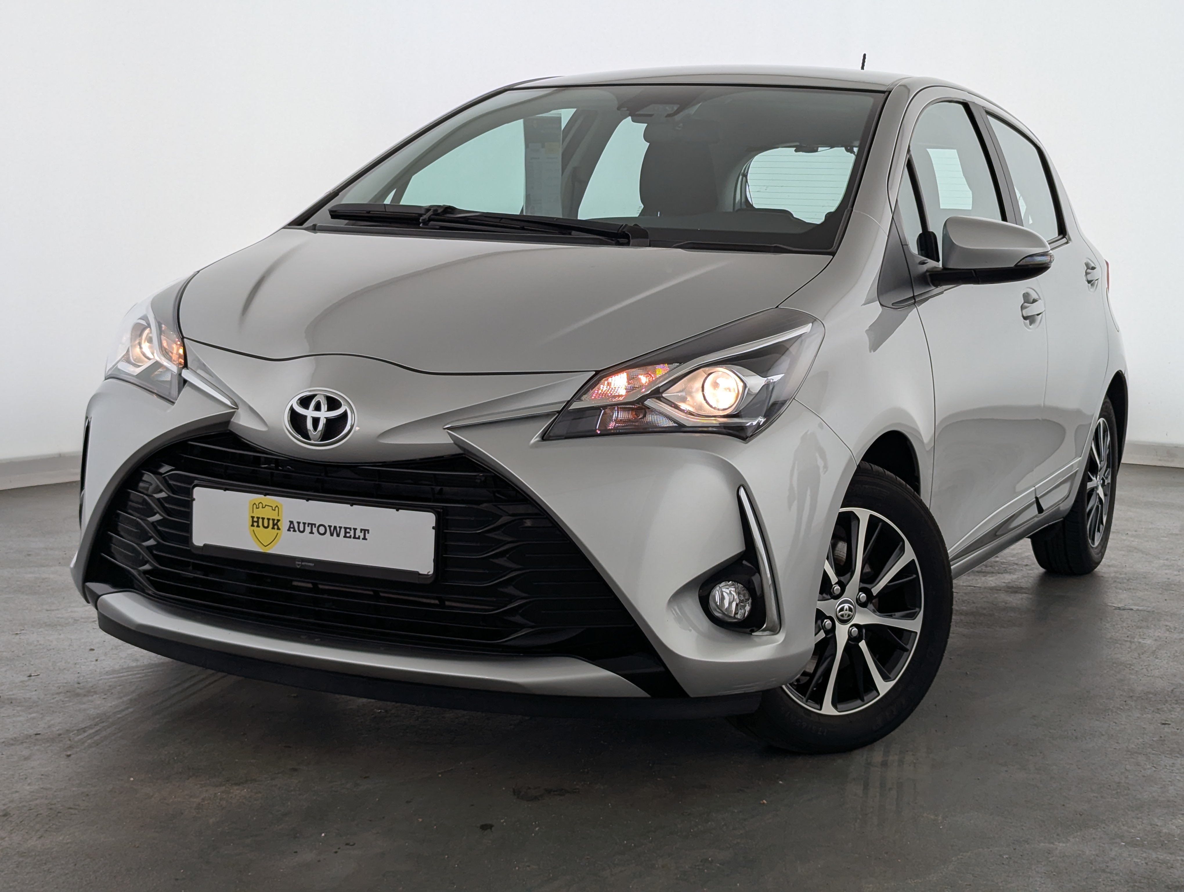 Vehicle image 0