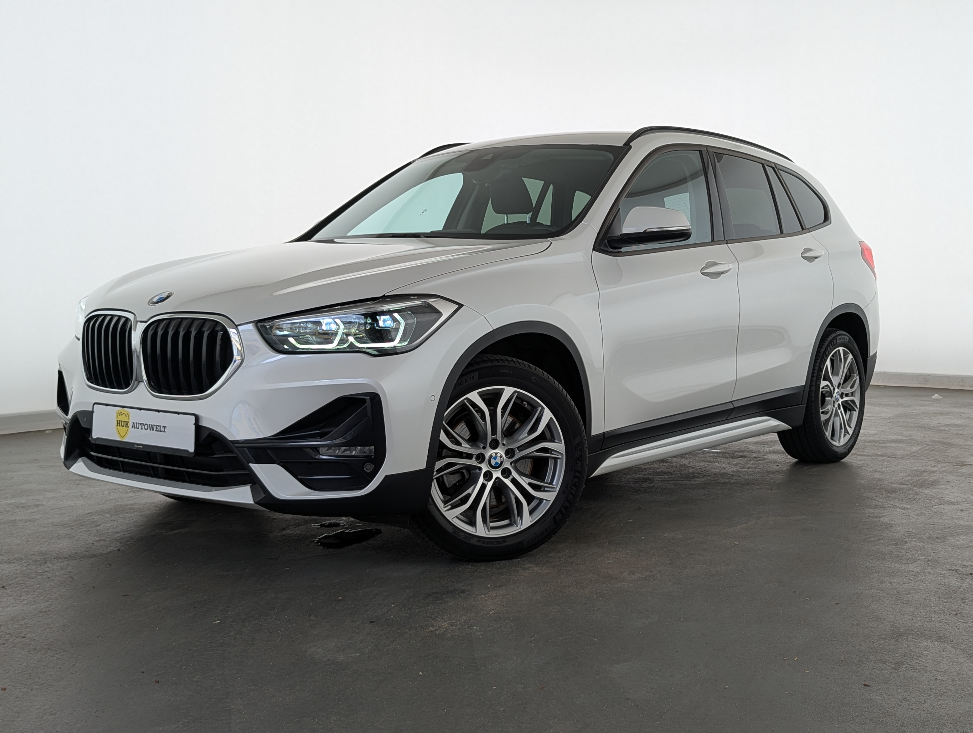 Vehicle image 0