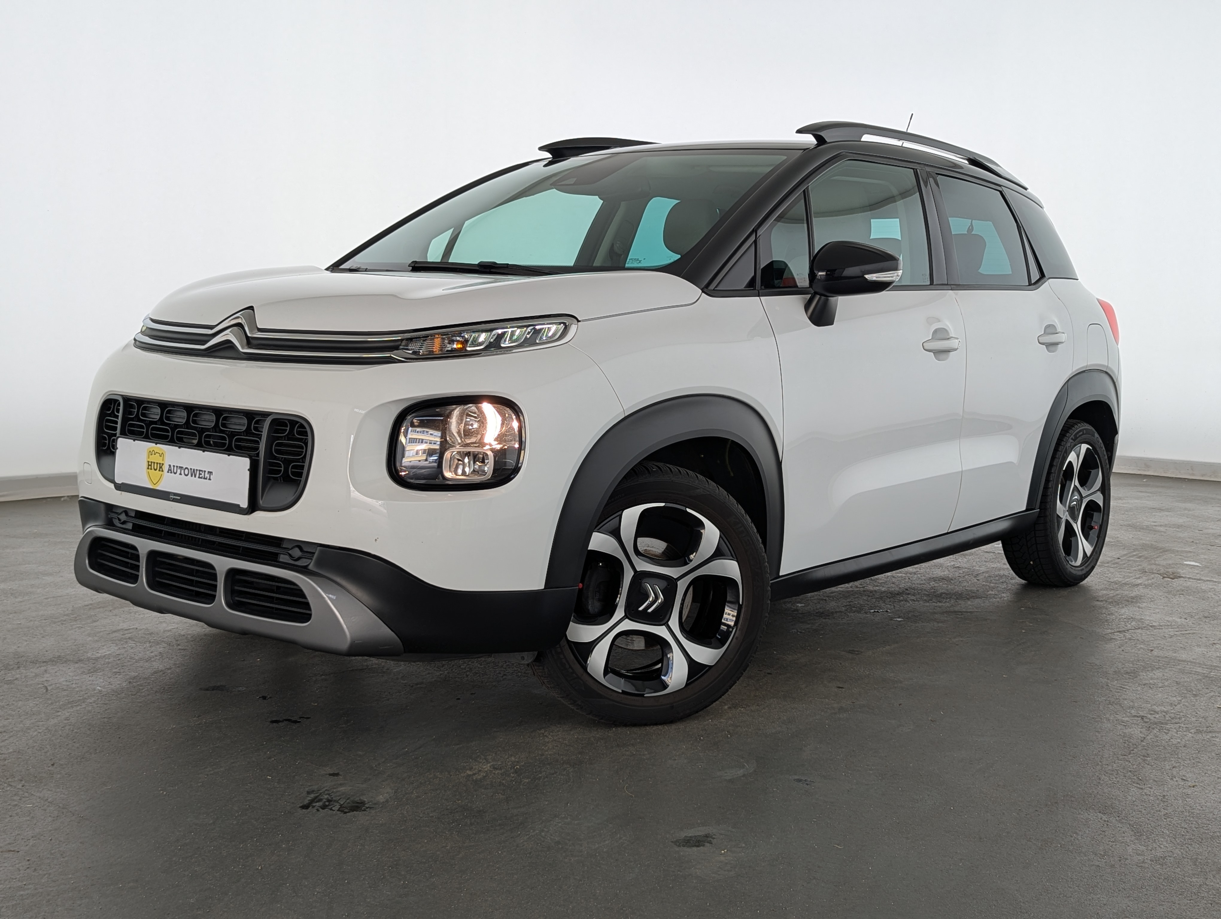 Vehicle image 0